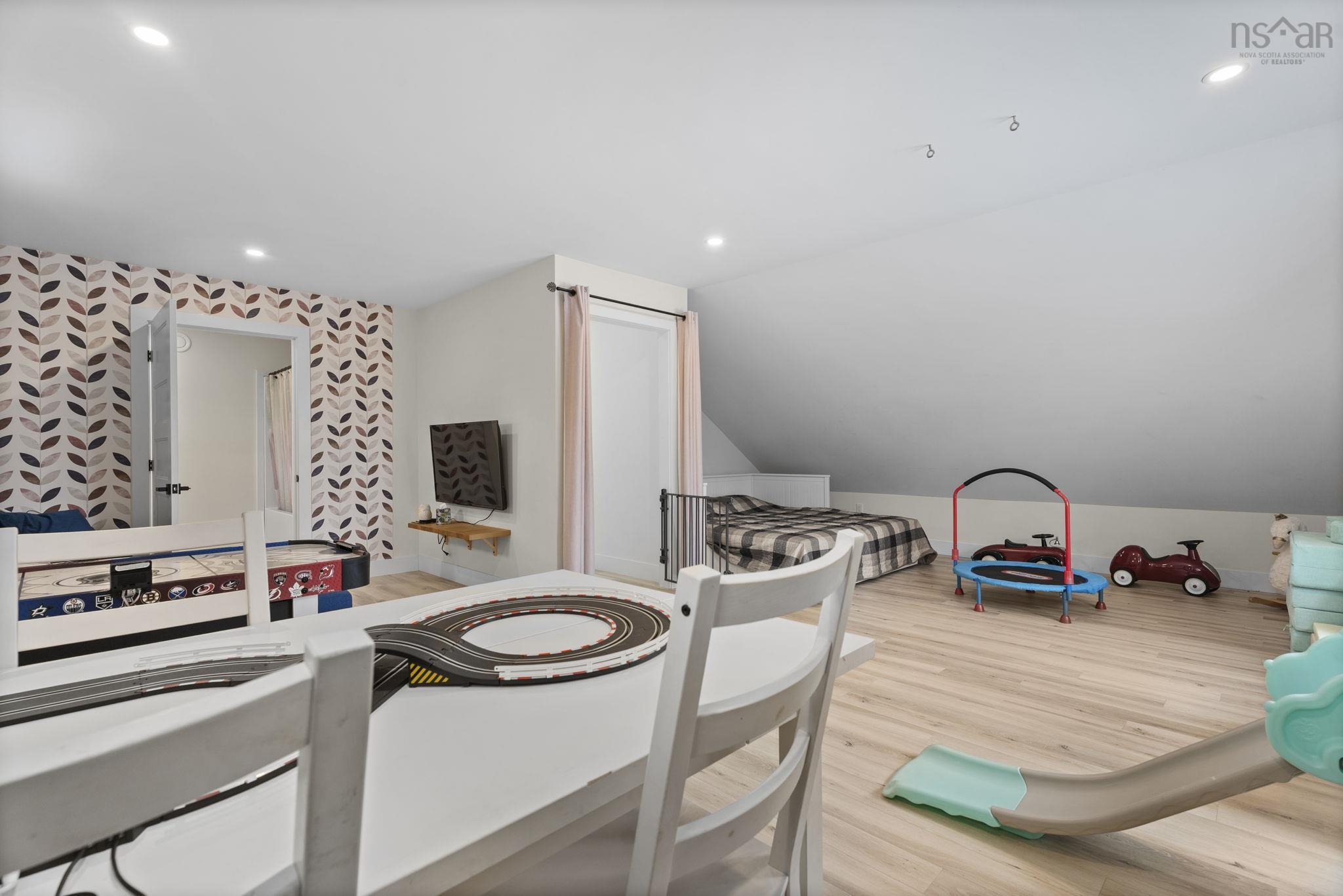 $899,900.00: 20 Sunview Crescent, East Uniacke