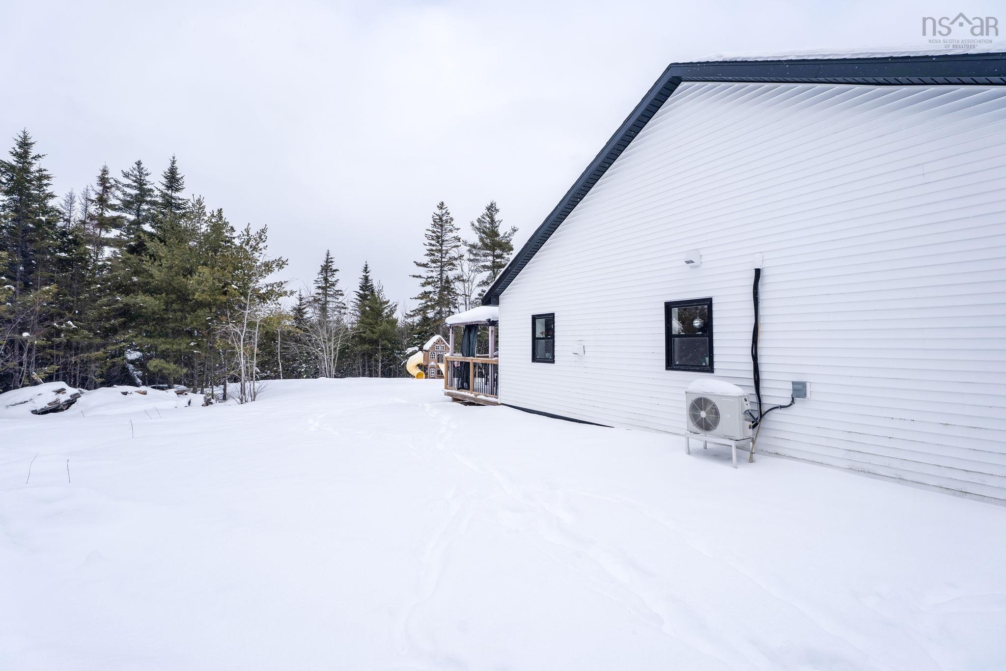 $869,900.00: 20 Sunview Crescent, East Uniacke