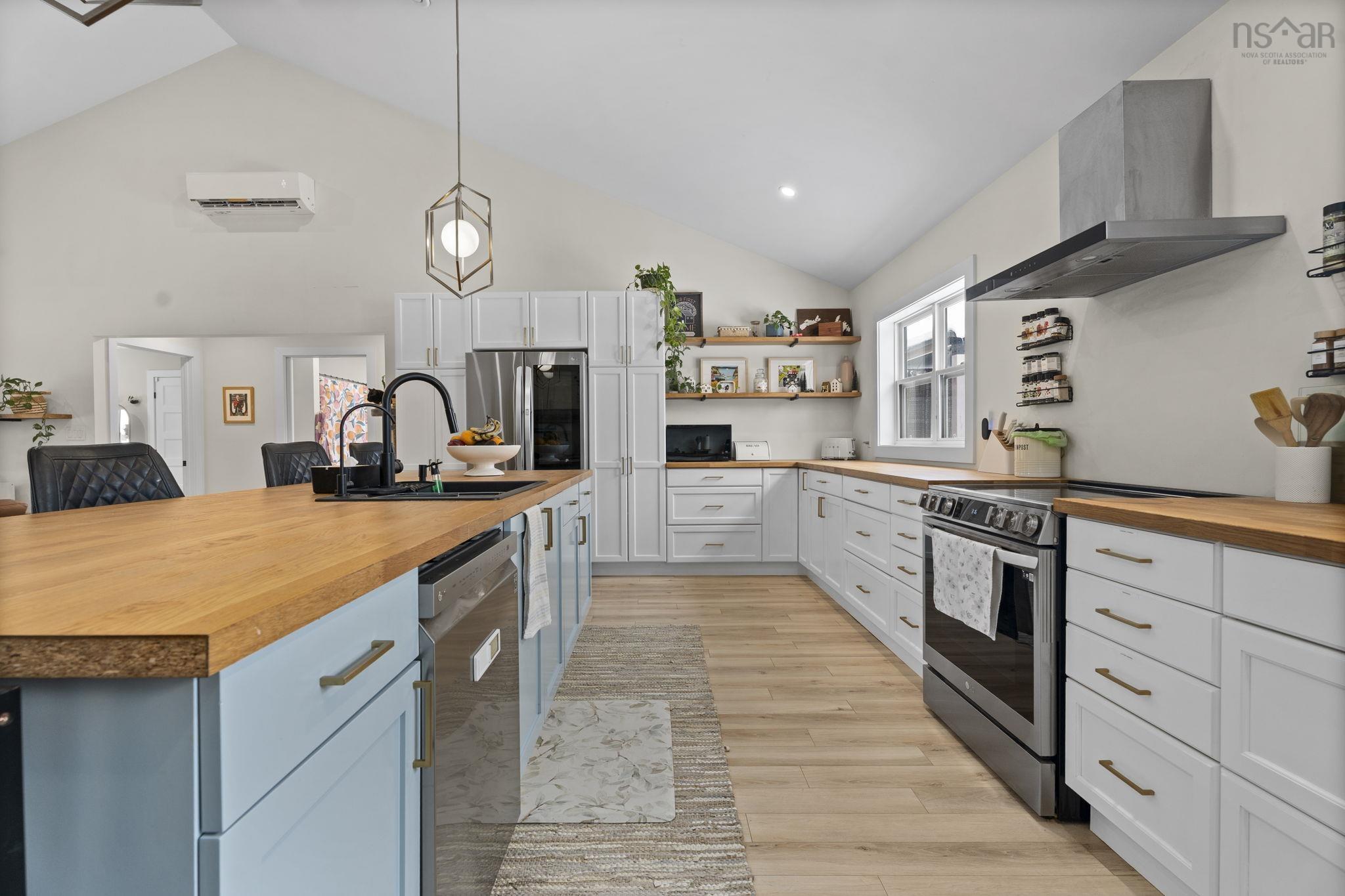 $899,900.00: 20 Sunview Crescent, East Uniacke