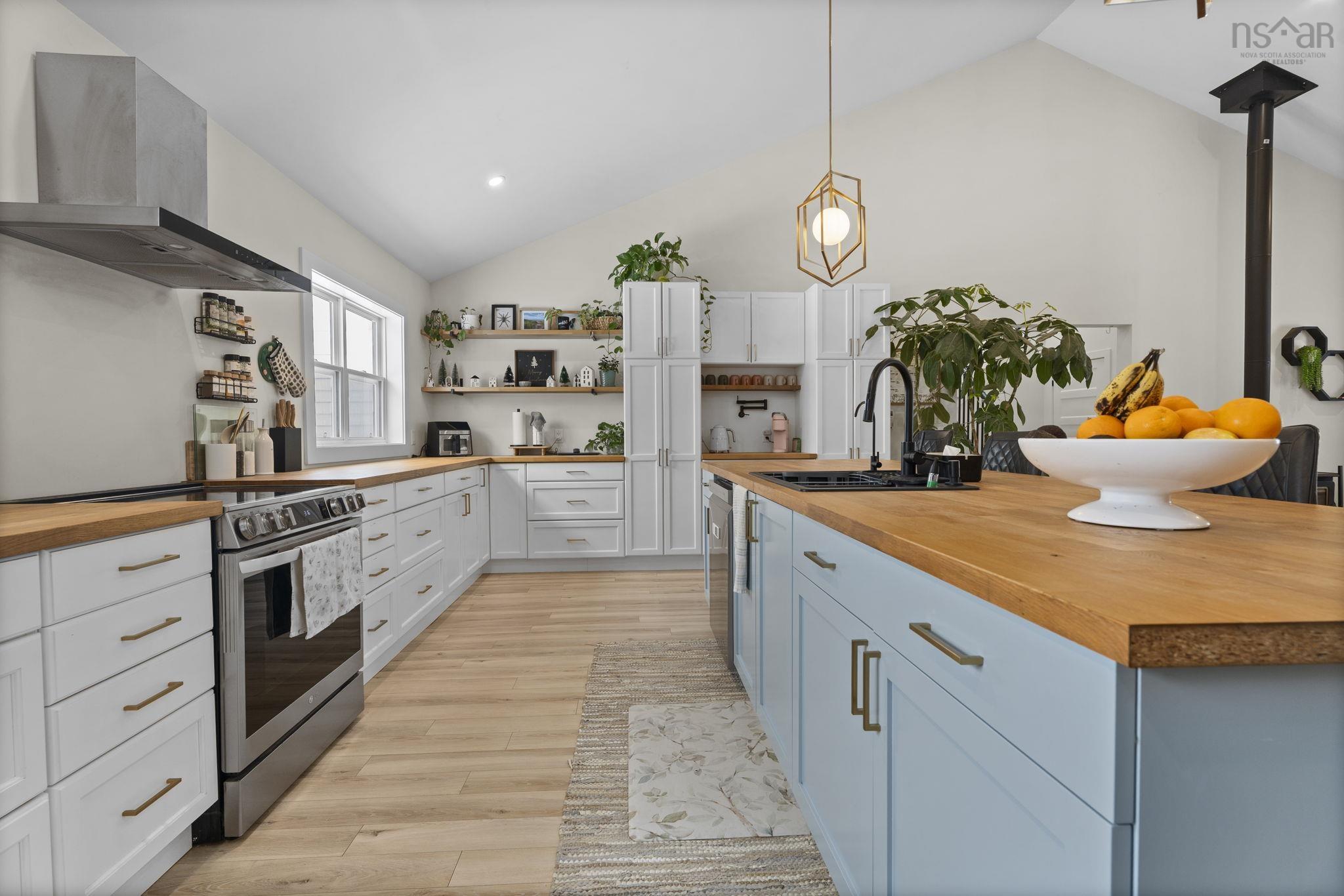 $899,900.00: 20 Sunview Crescent, East Uniacke