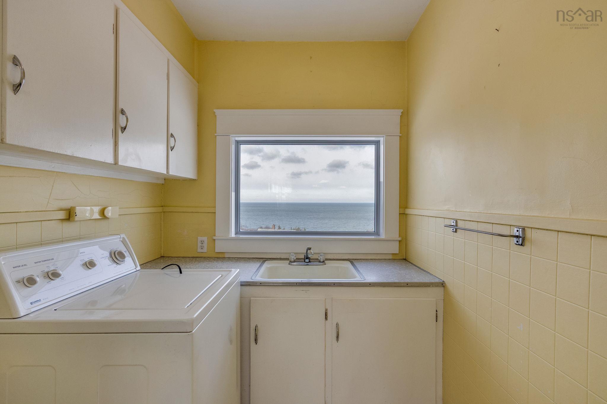 $259,000.00: 3693 Shore Road, Hillsburn