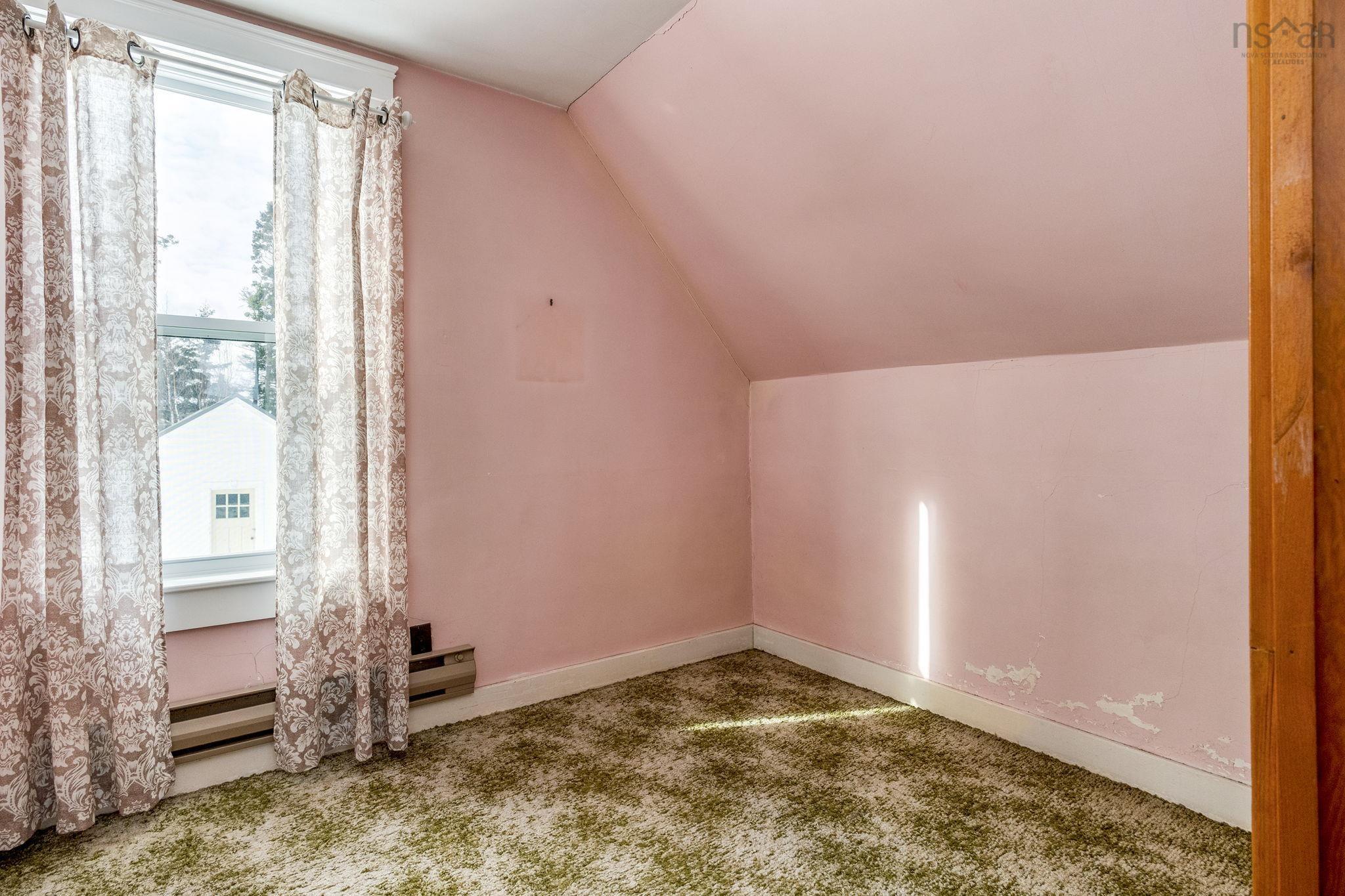 $259,000.00: 3693 Shore Road, Hillsburn