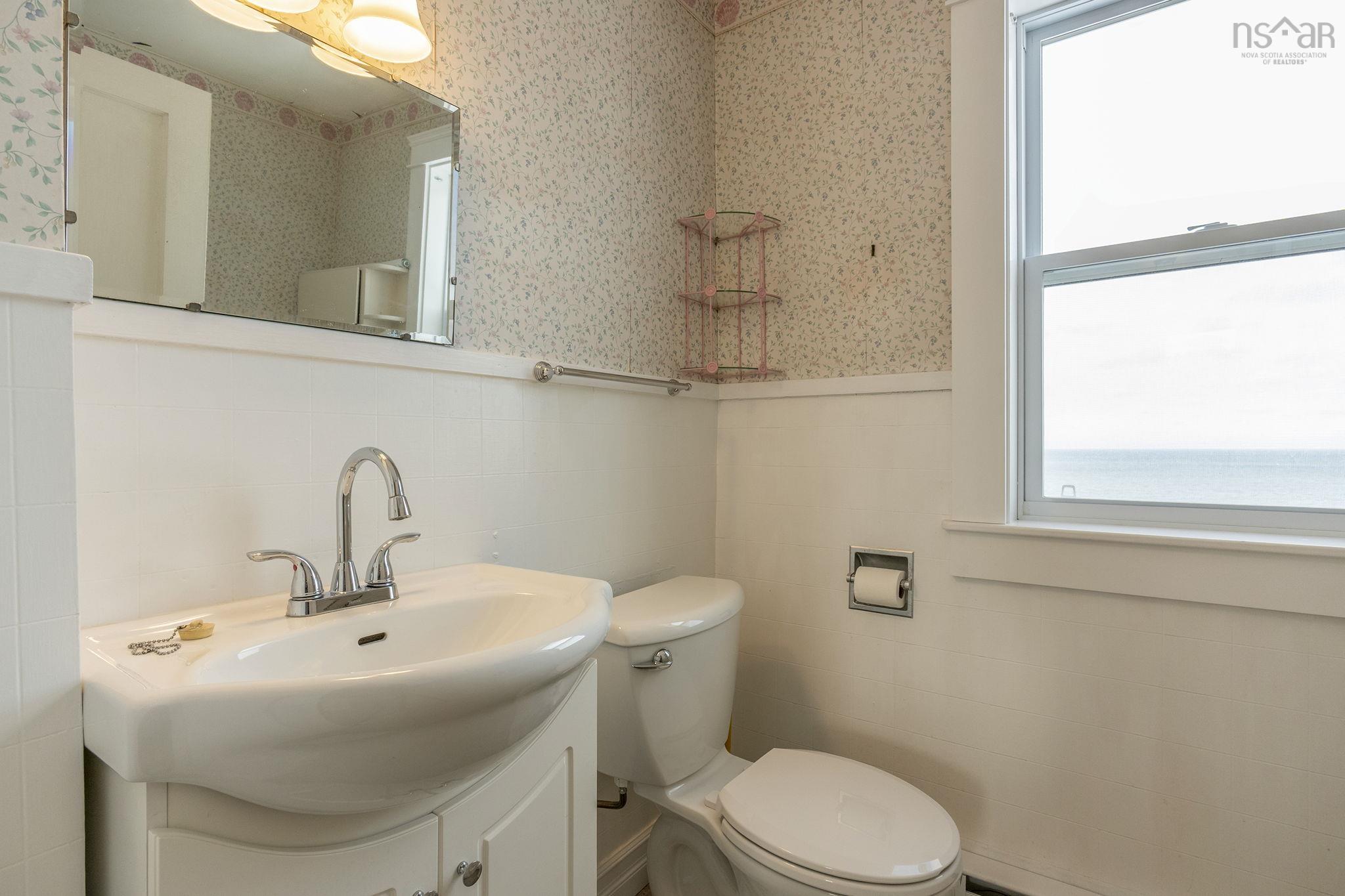 $259,000.00: 3693 Shore Road, Hillsburn