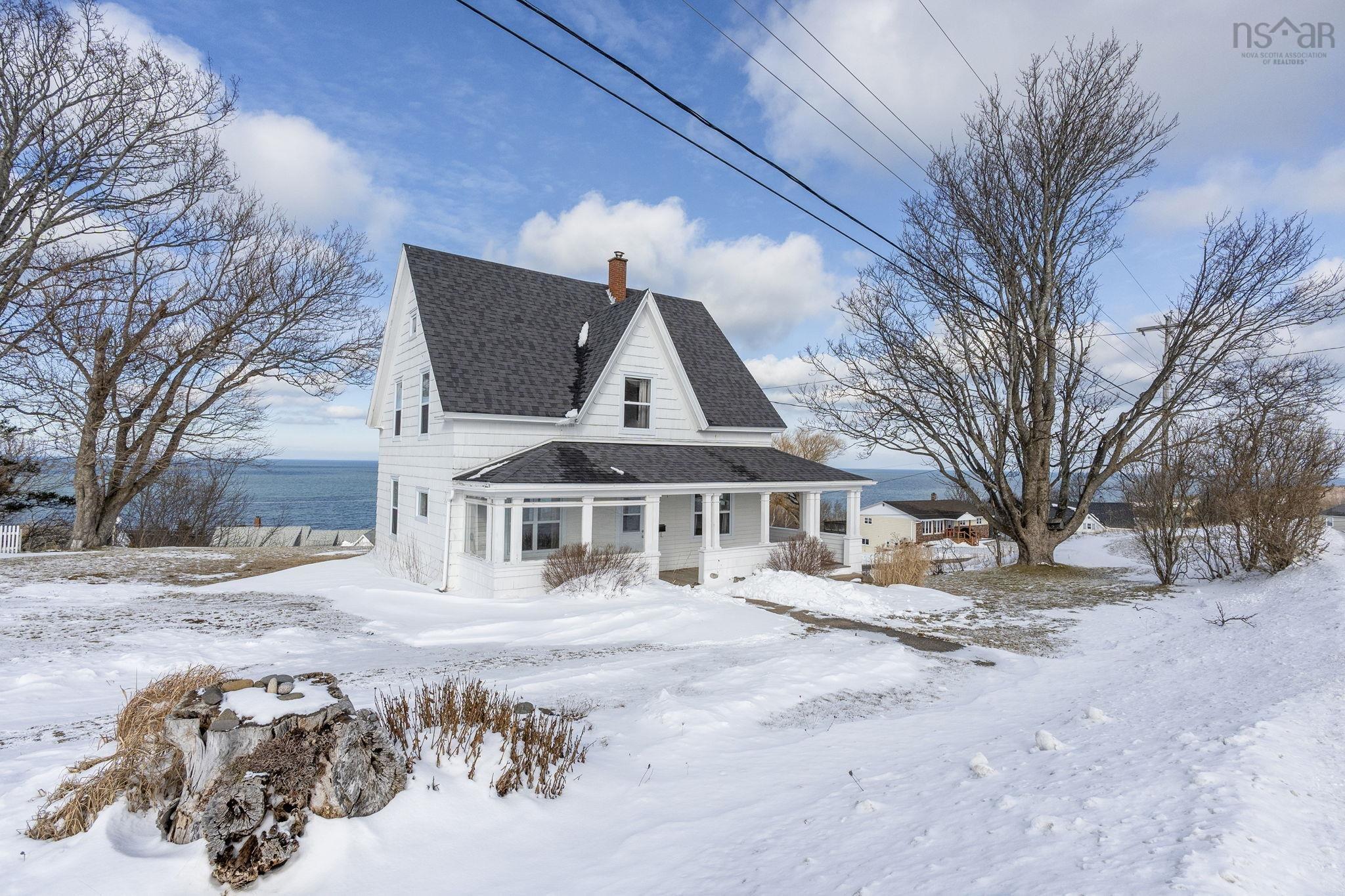 $259,000.00: 3693 Shore Road, Hillsburn