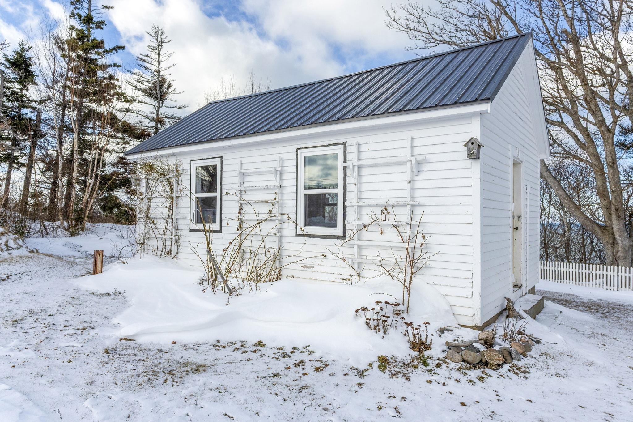 $259,000.00: 3693 Shore Road, Hillsburn