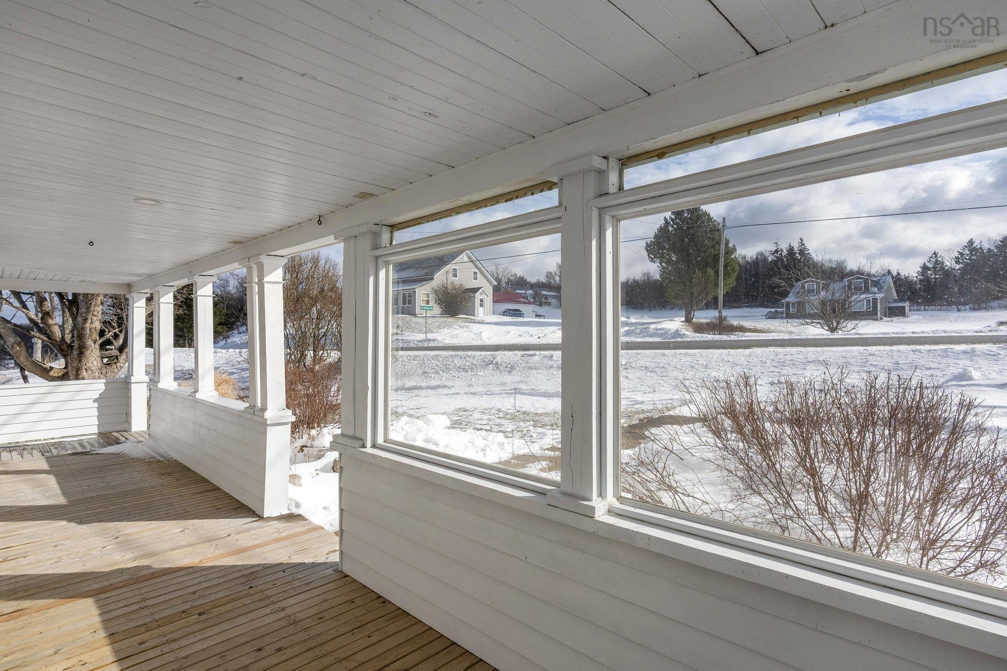 $259,000.00: 3693 Shore Road, Hillsburn