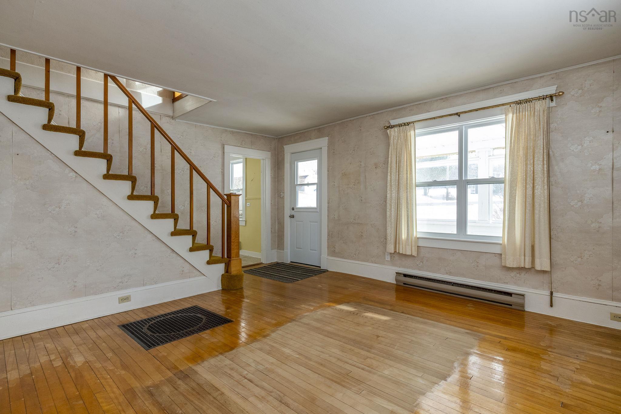 $259,000.00: 3693 Shore Road, Hillsburn