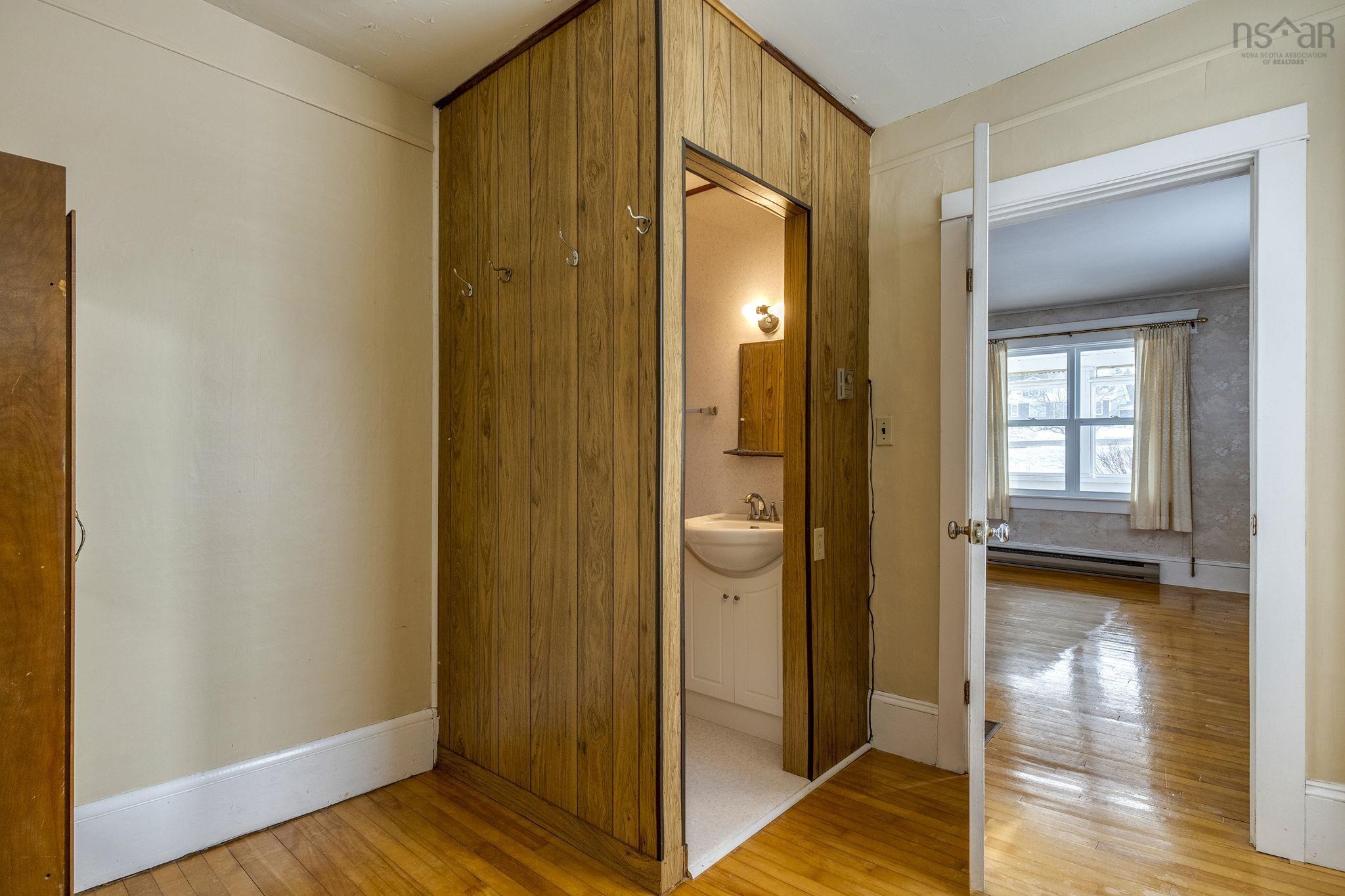 $259,000.00: 3693 Shore Road, Hillsburn