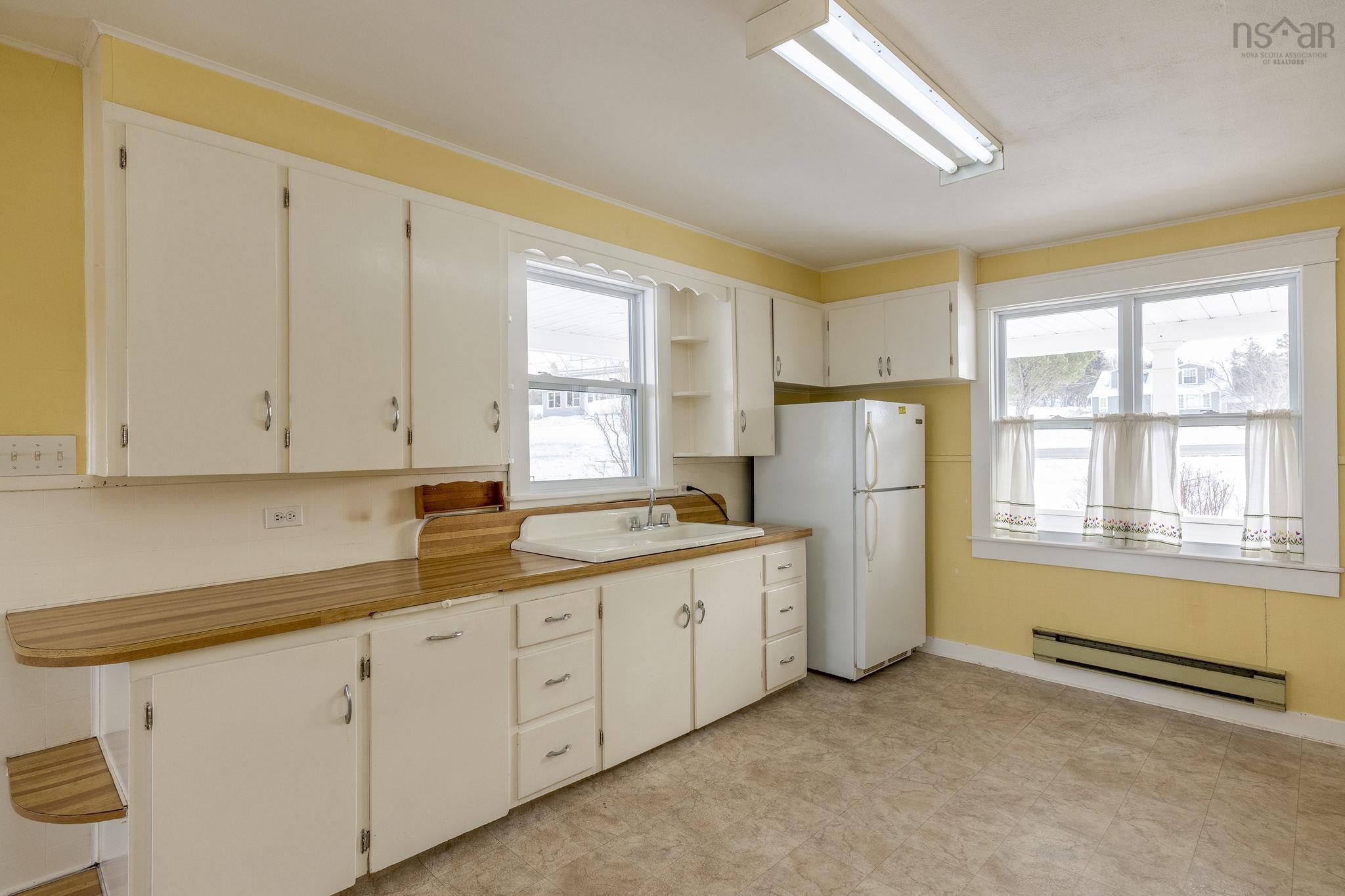 $259,000.00: 3693 Shore Road, Hillsburn