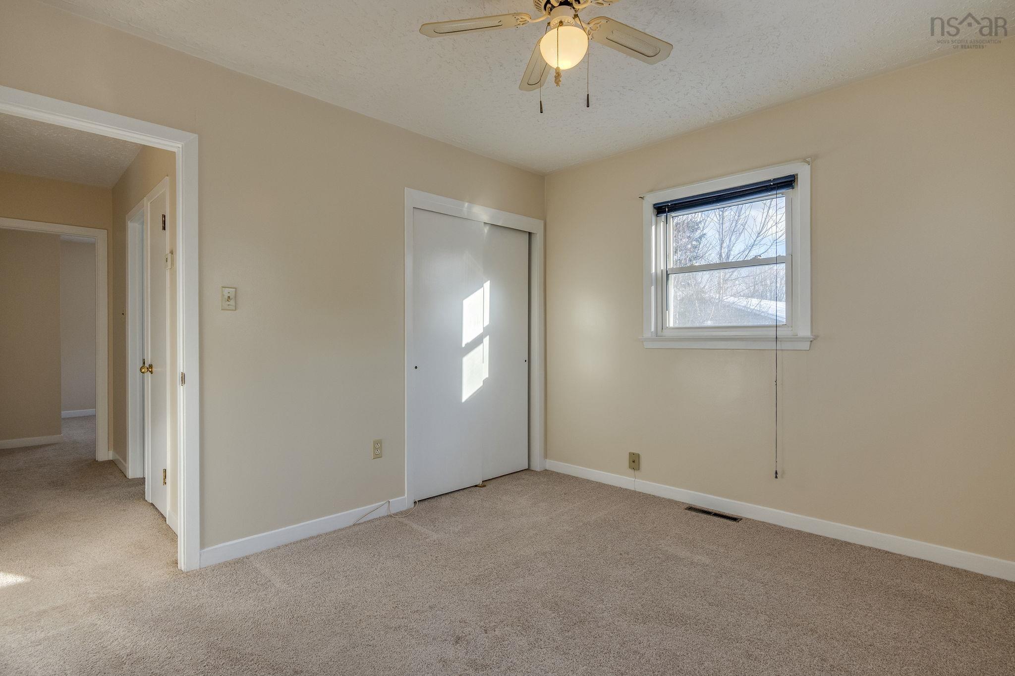 $299,900.00: 9584 Commercial Street, New Minas