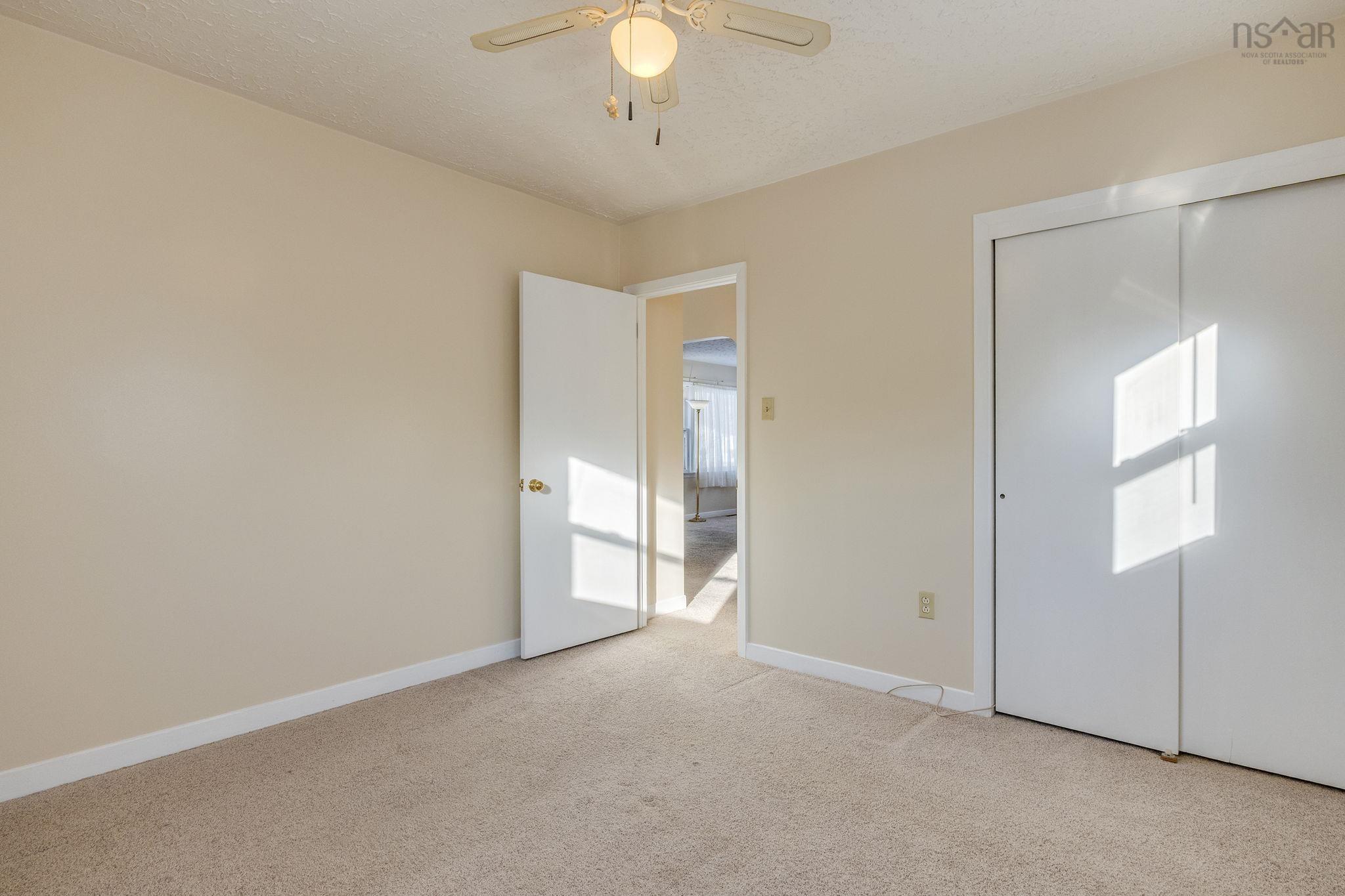 $299,900.00: 9584 Commercial Street, New Minas