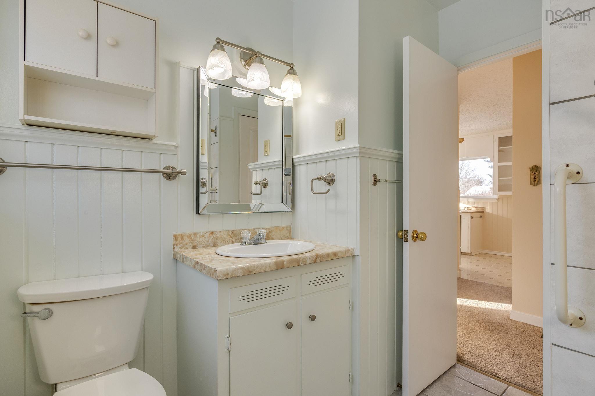 $299,900.00: 9584 Commercial Street, New Minas