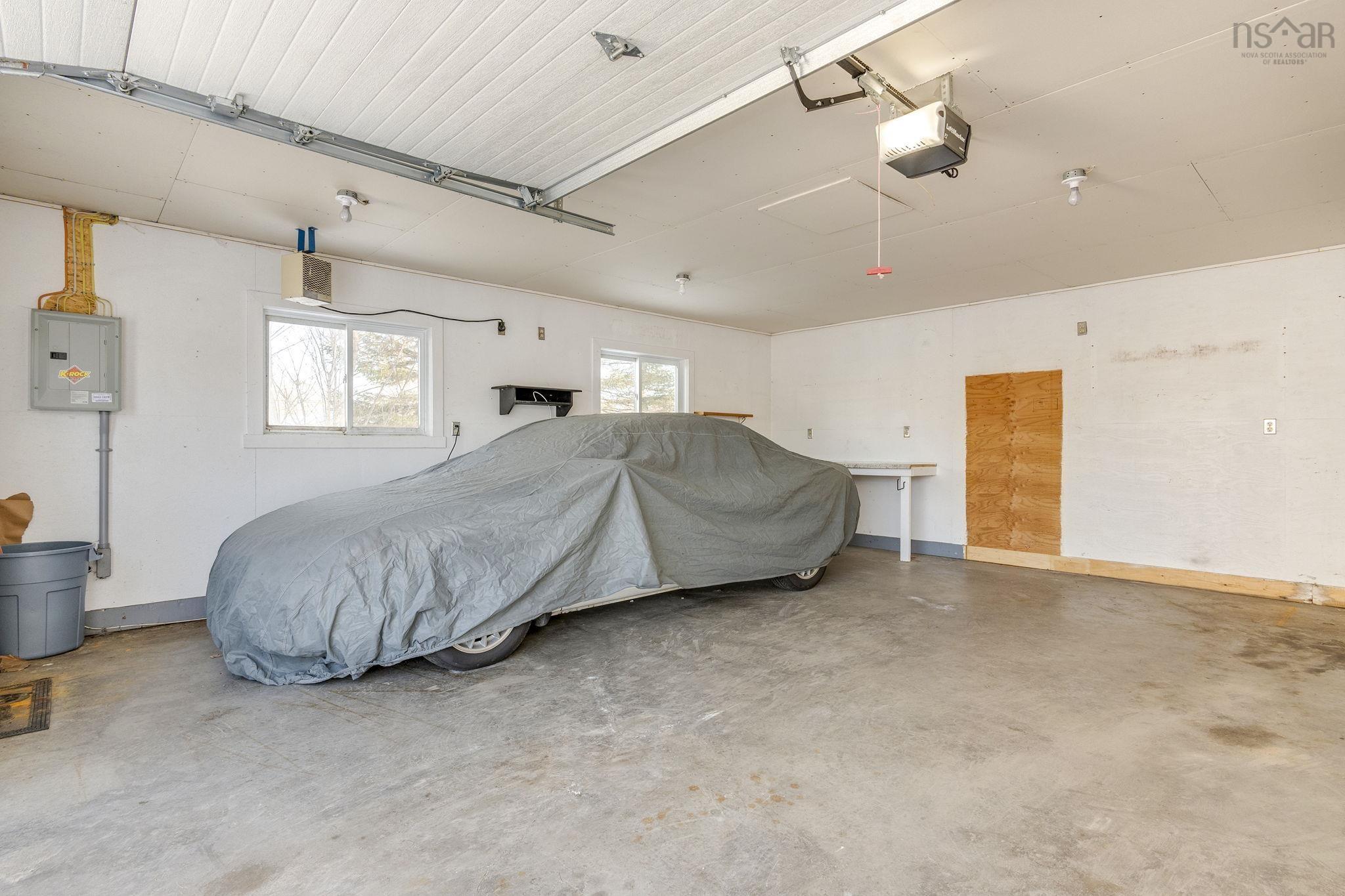 $299,900.00: 9584 Commercial Street, New Minas