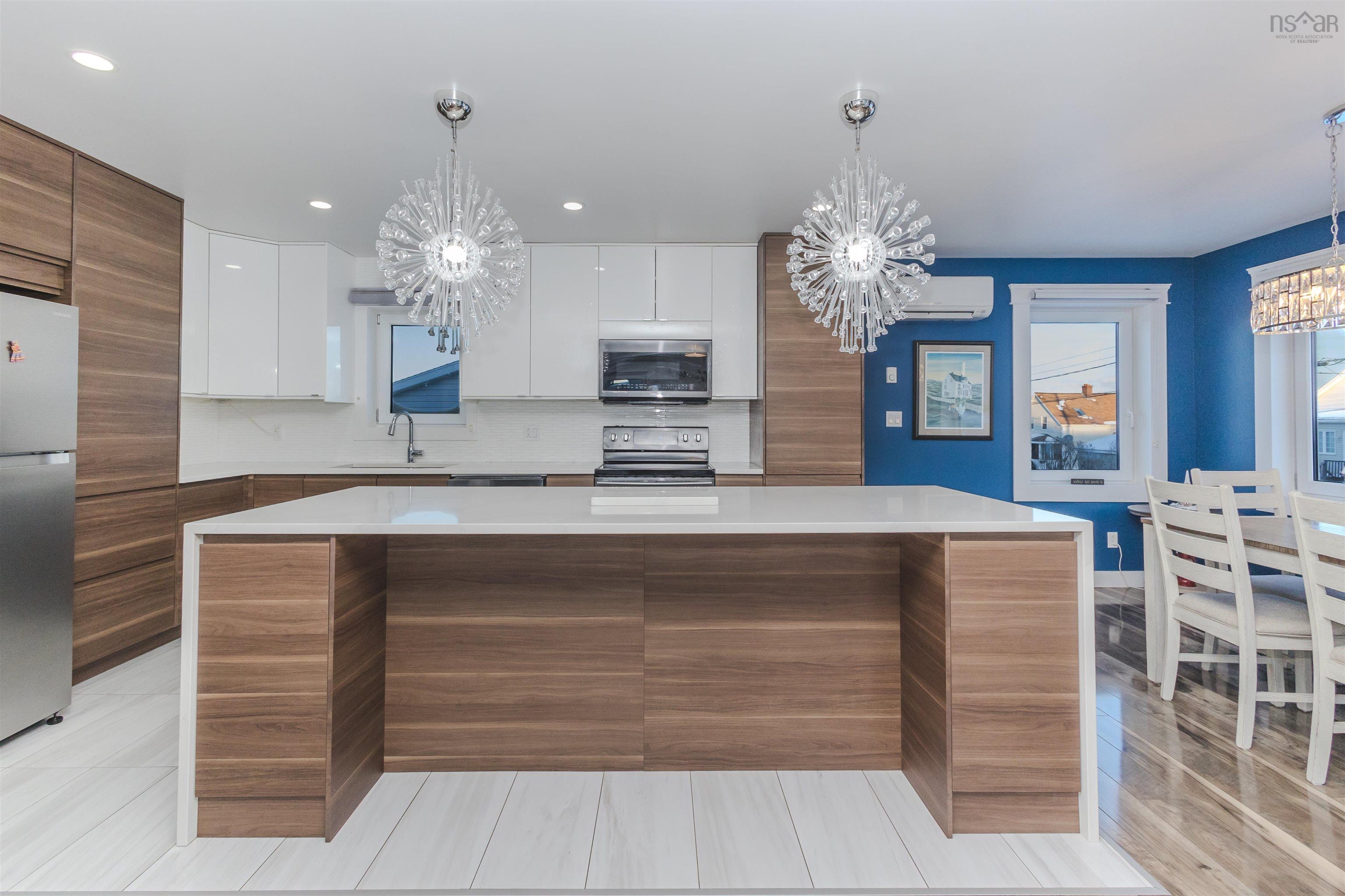 $499,999.00: 100 Ocean Avenue, Glace Bay