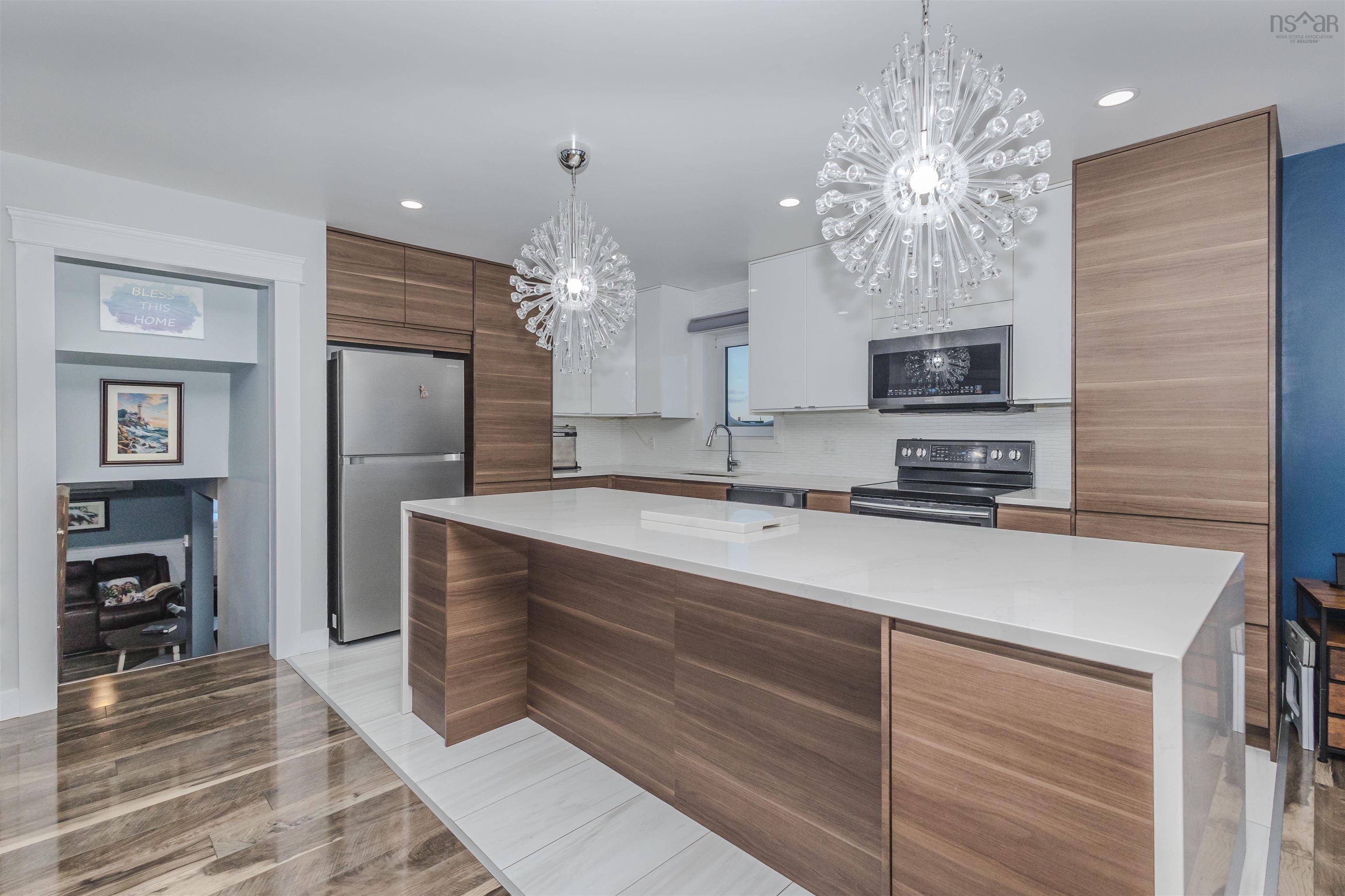 $499,999.00: 100 Ocean Avenue, Glace Bay