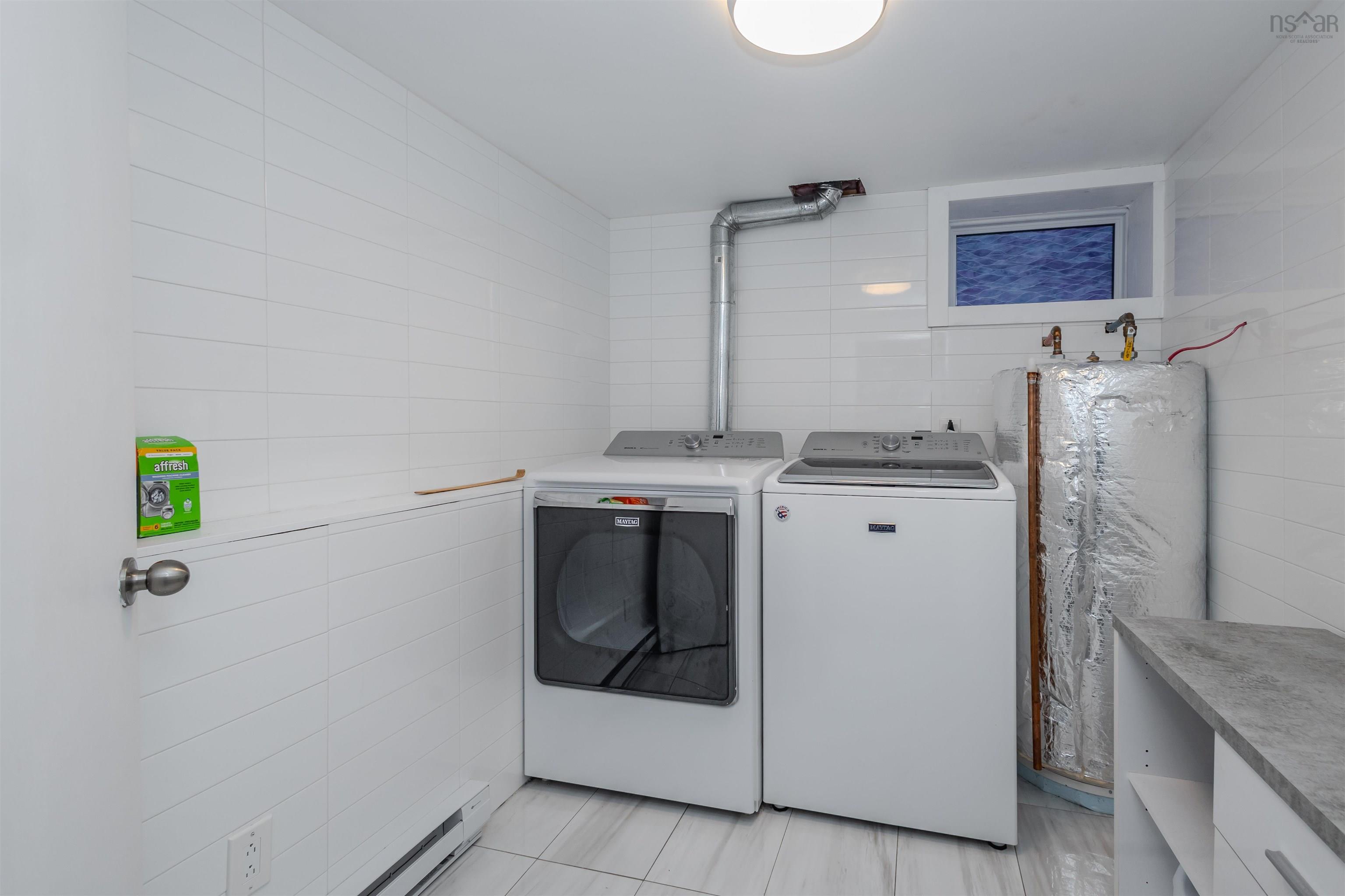 $499,999.00: 100 Ocean Avenue, Glace Bay