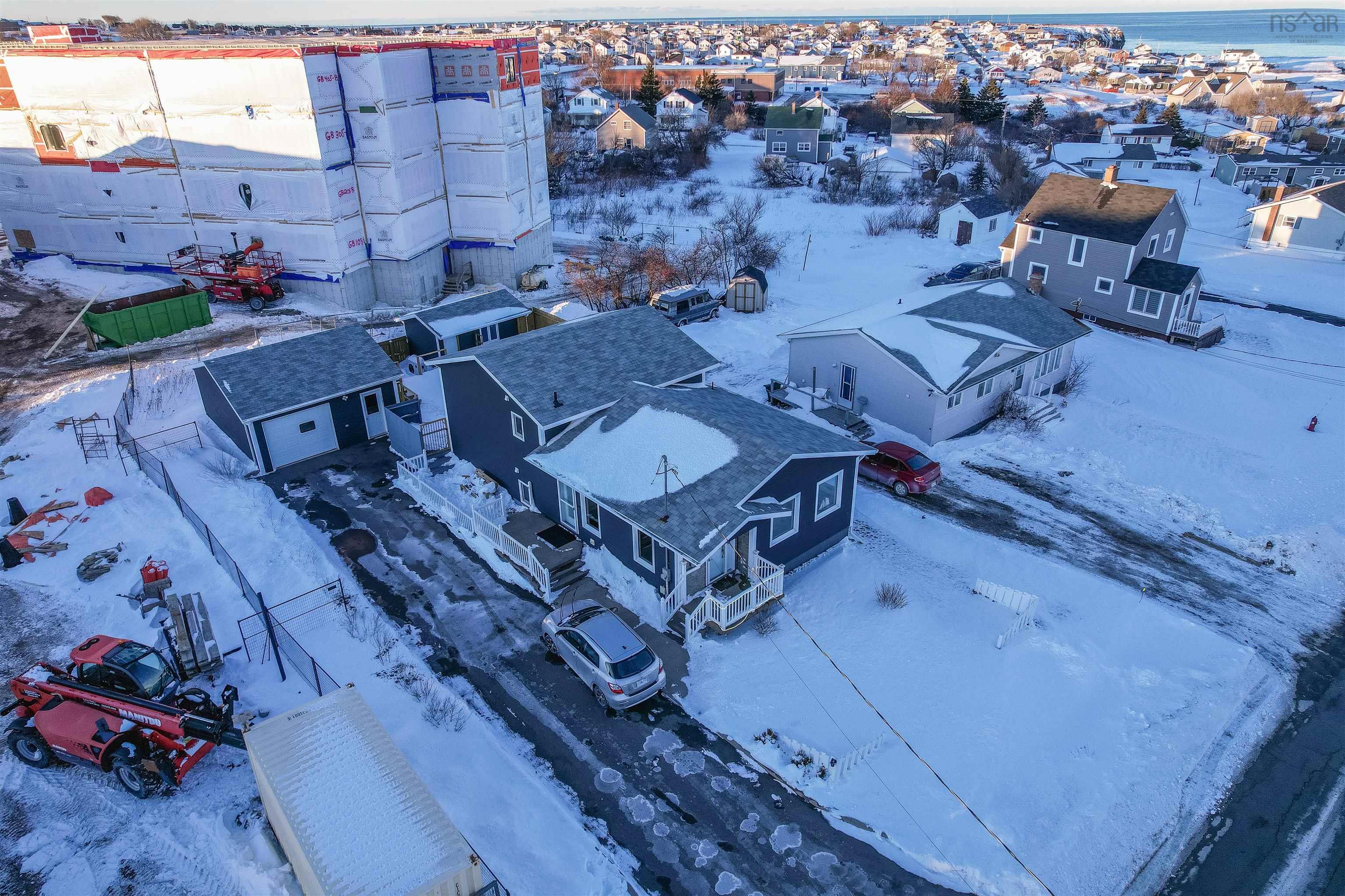 $499,999.00: 100 Ocean Avenue, Glace Bay