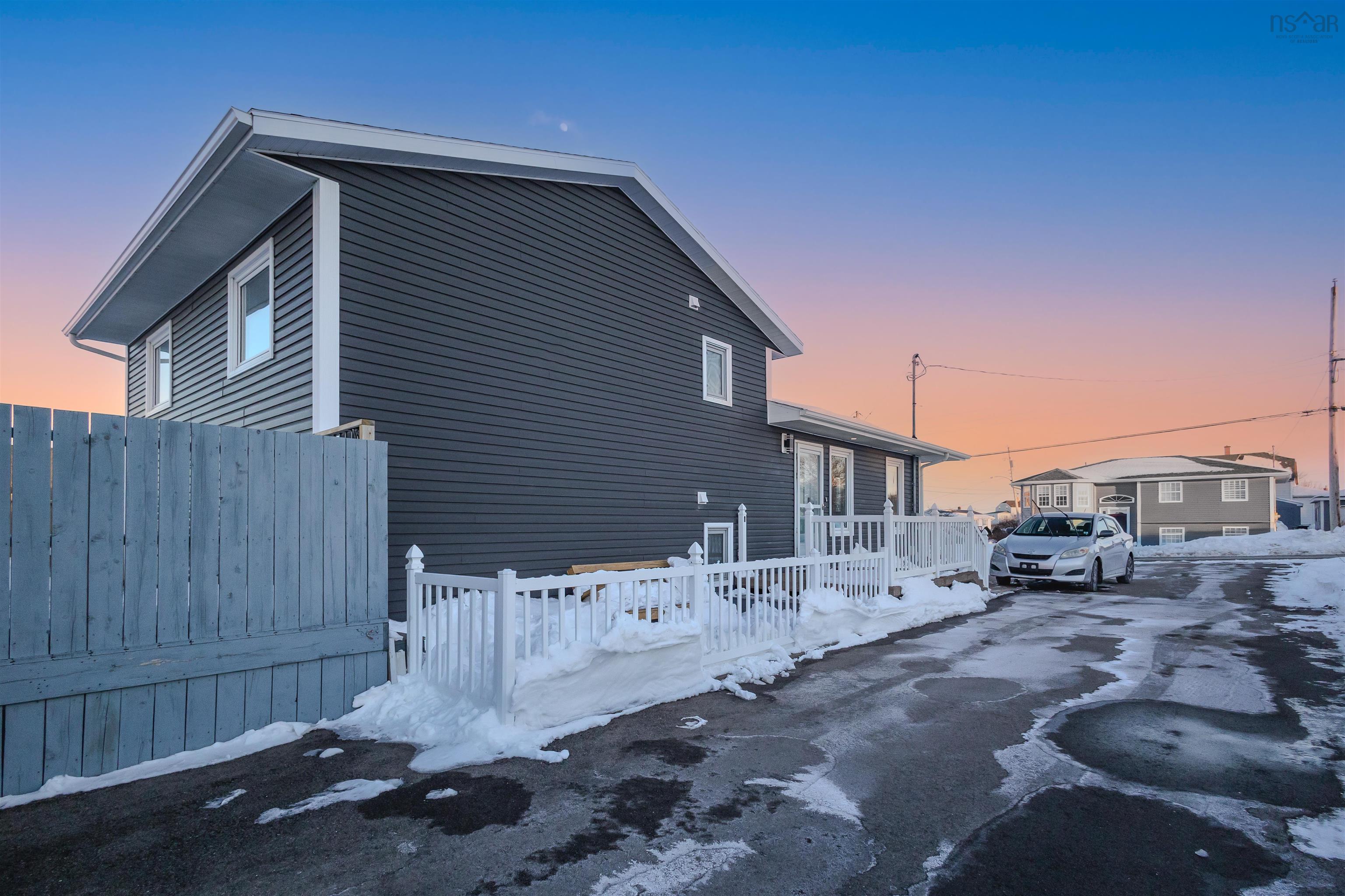 $499,999.00: 100 Ocean Avenue, Glace Bay