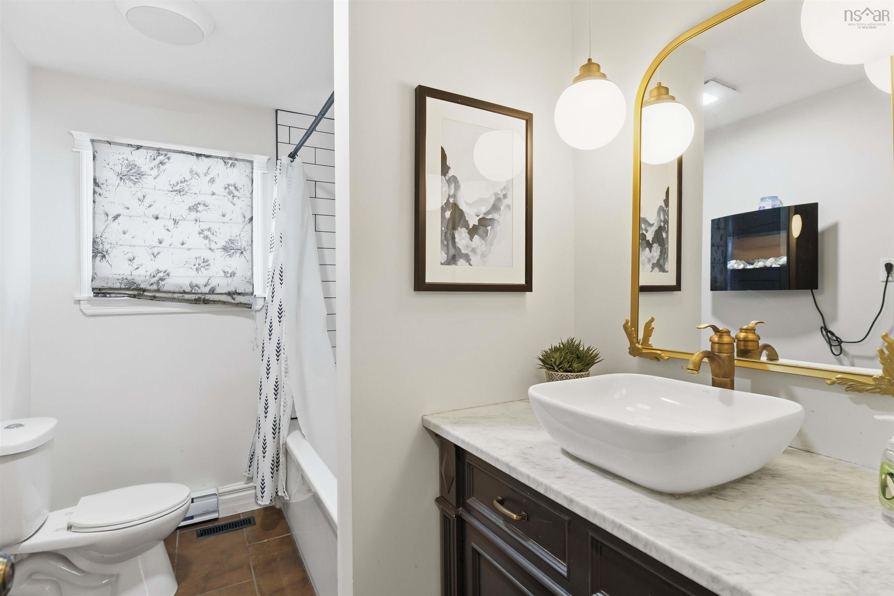 $389,000.00: 722 Highway 1, Hebron