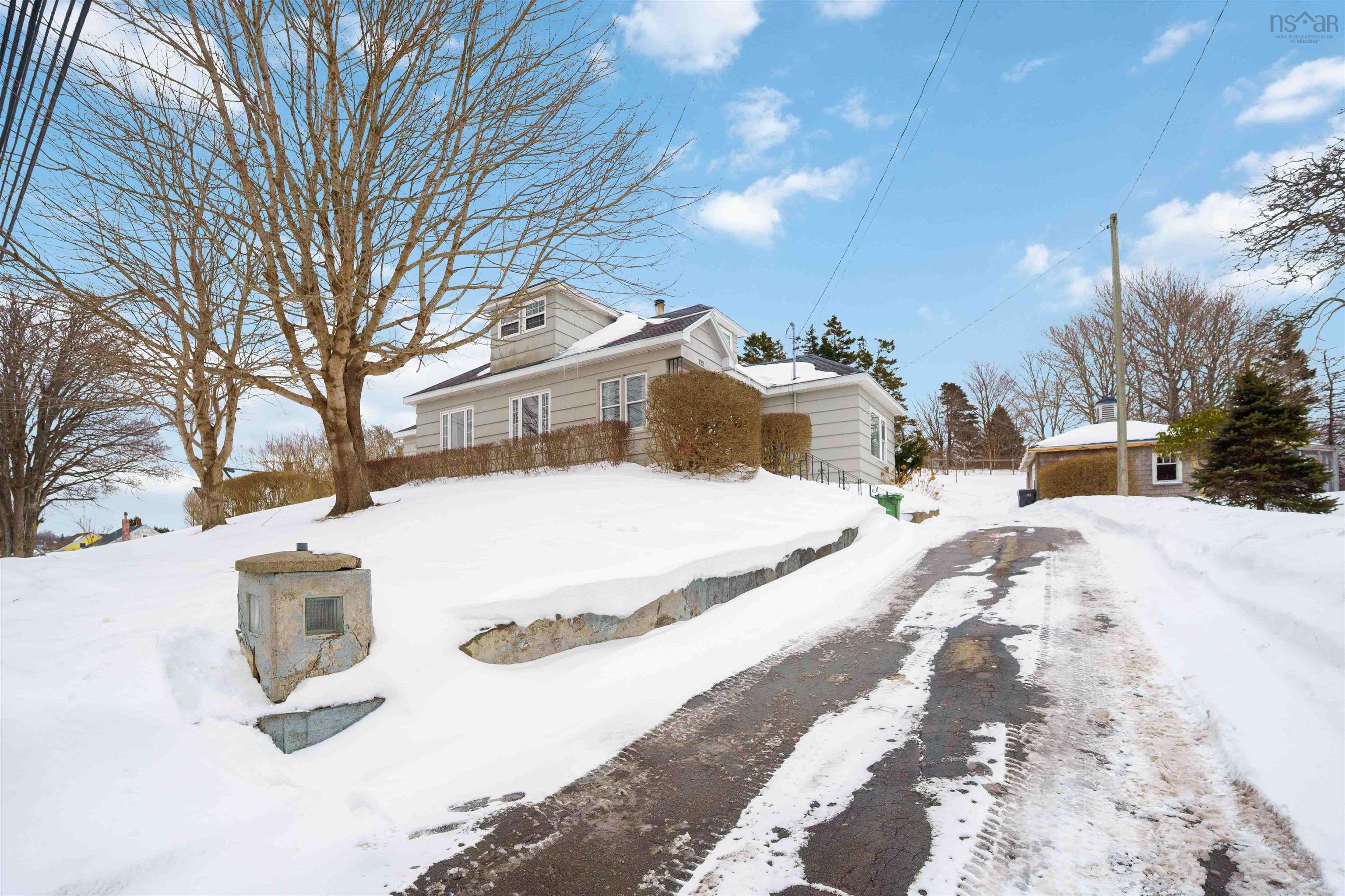 $389,000.00: 722 Highway 1, Hebron