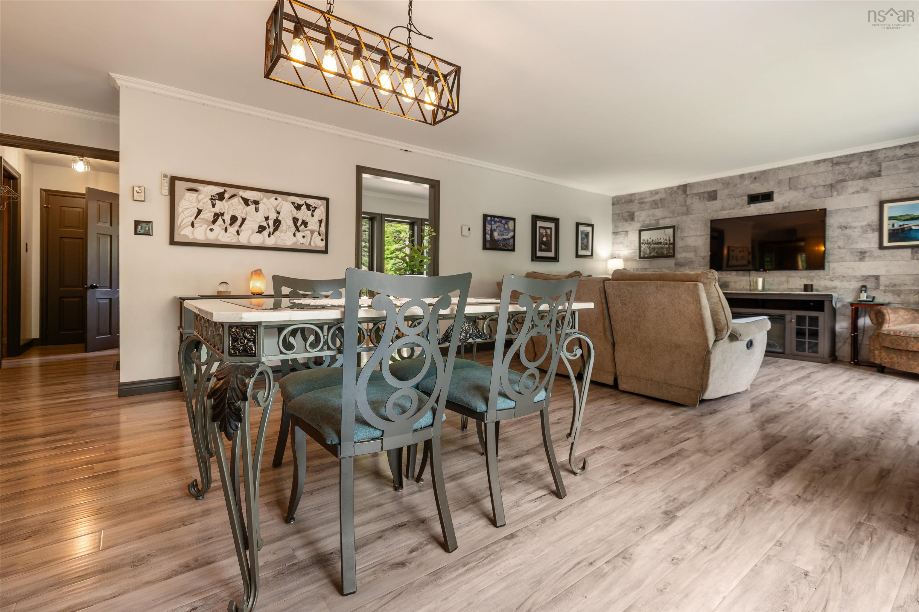 $532,000.00: 275 Harris Road, Haliburton