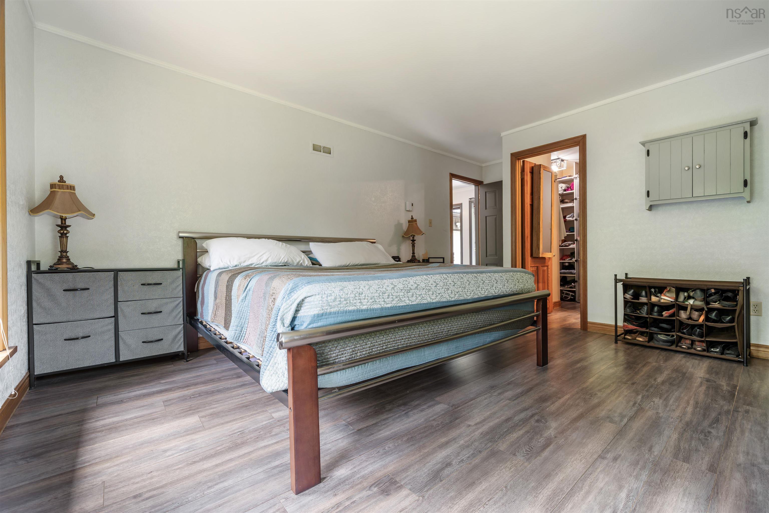 $532,000.00: 275 Harris Road, Haliburton