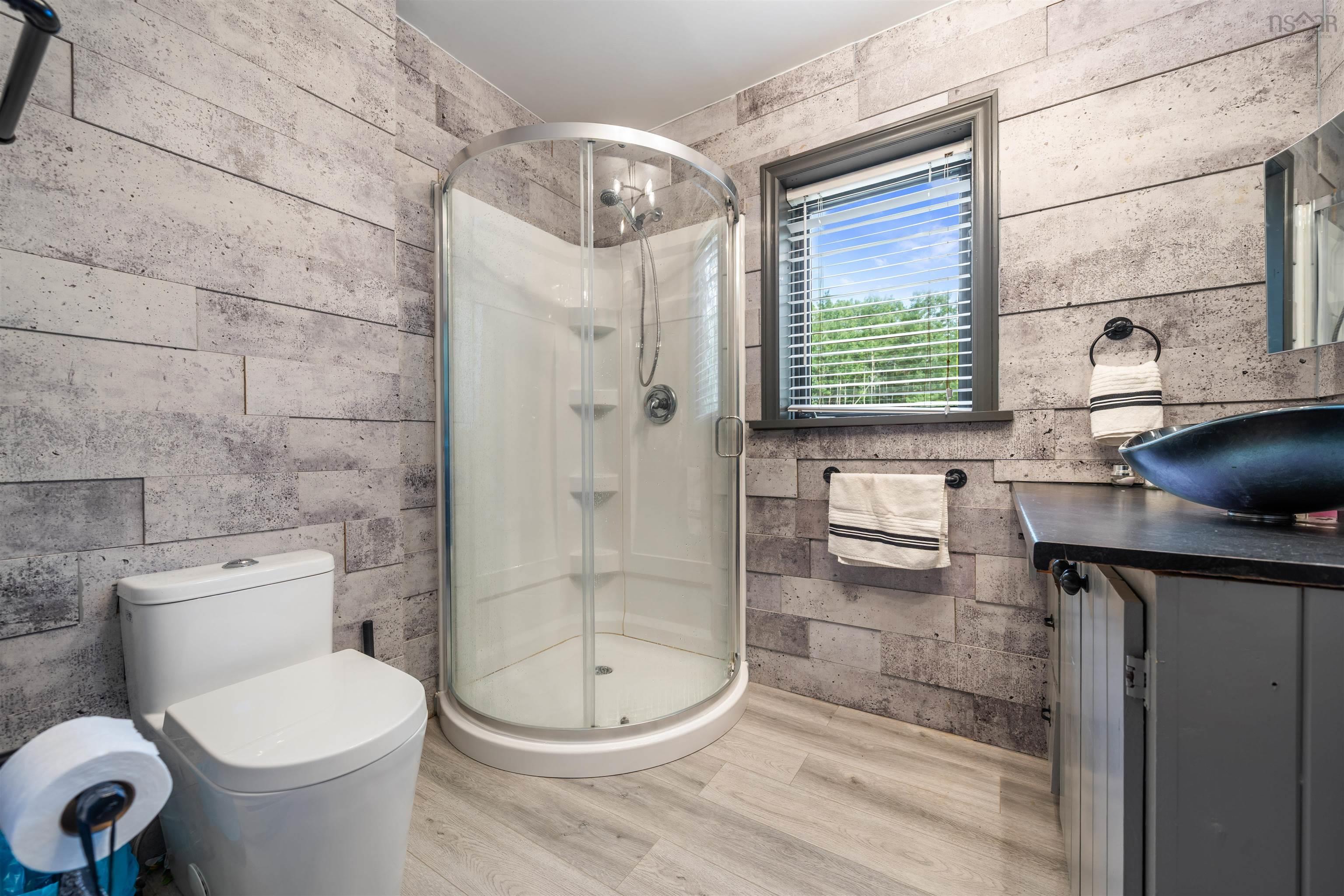 $532,000.00: 275 Harris Road, Haliburton