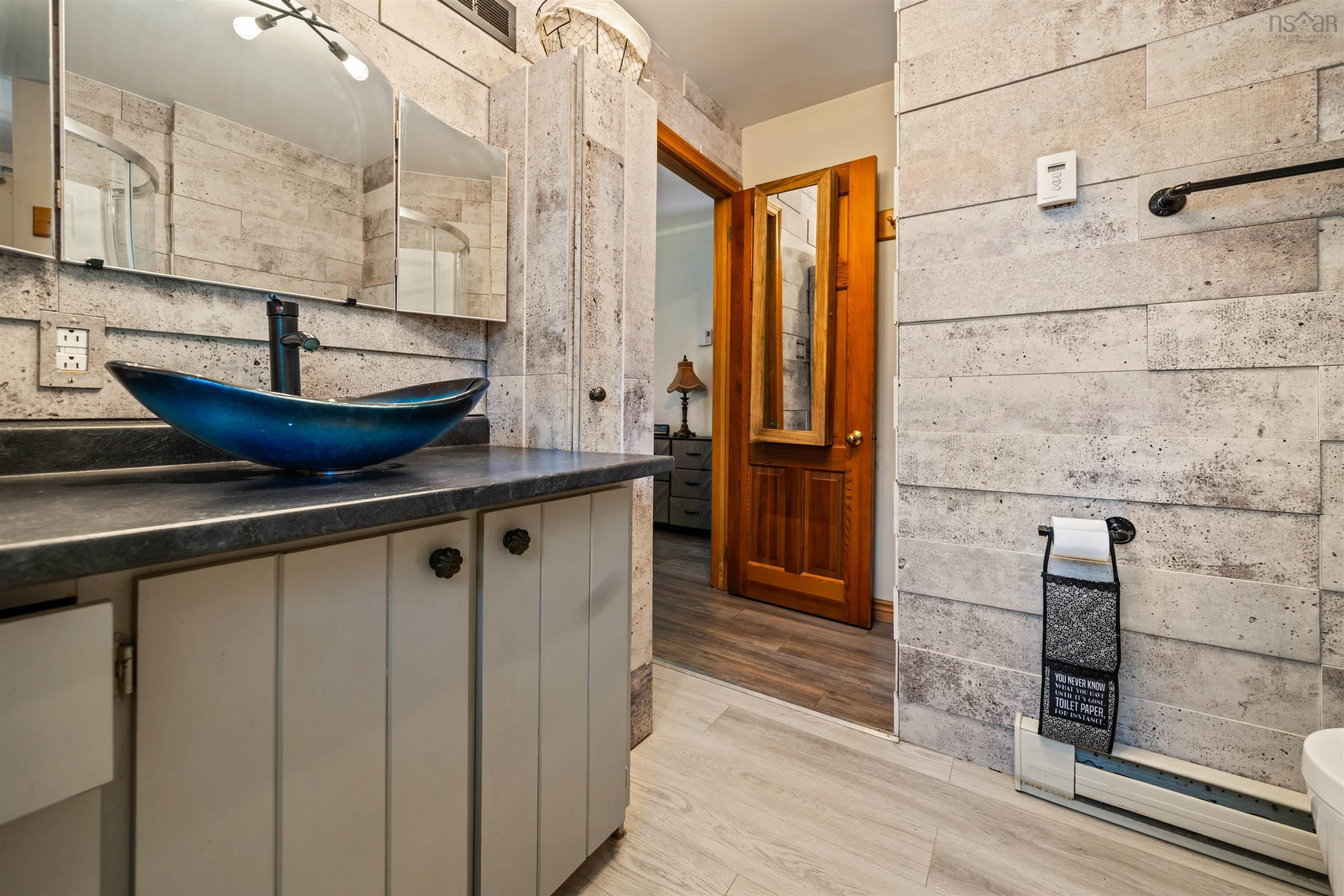 $532,000.00: 275 Harris Road, Haliburton