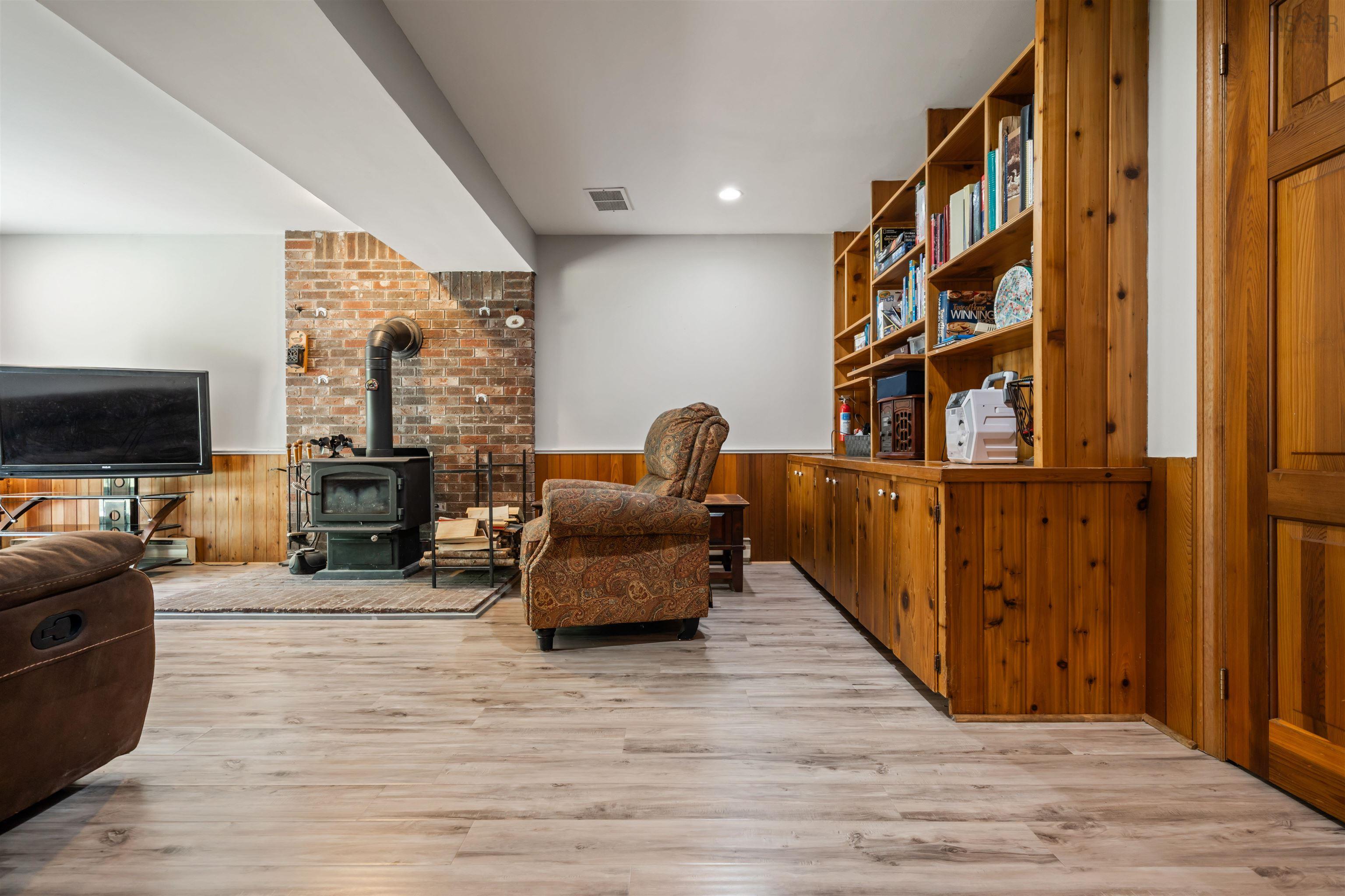 $532,000.00: 275 Harris Road, Haliburton