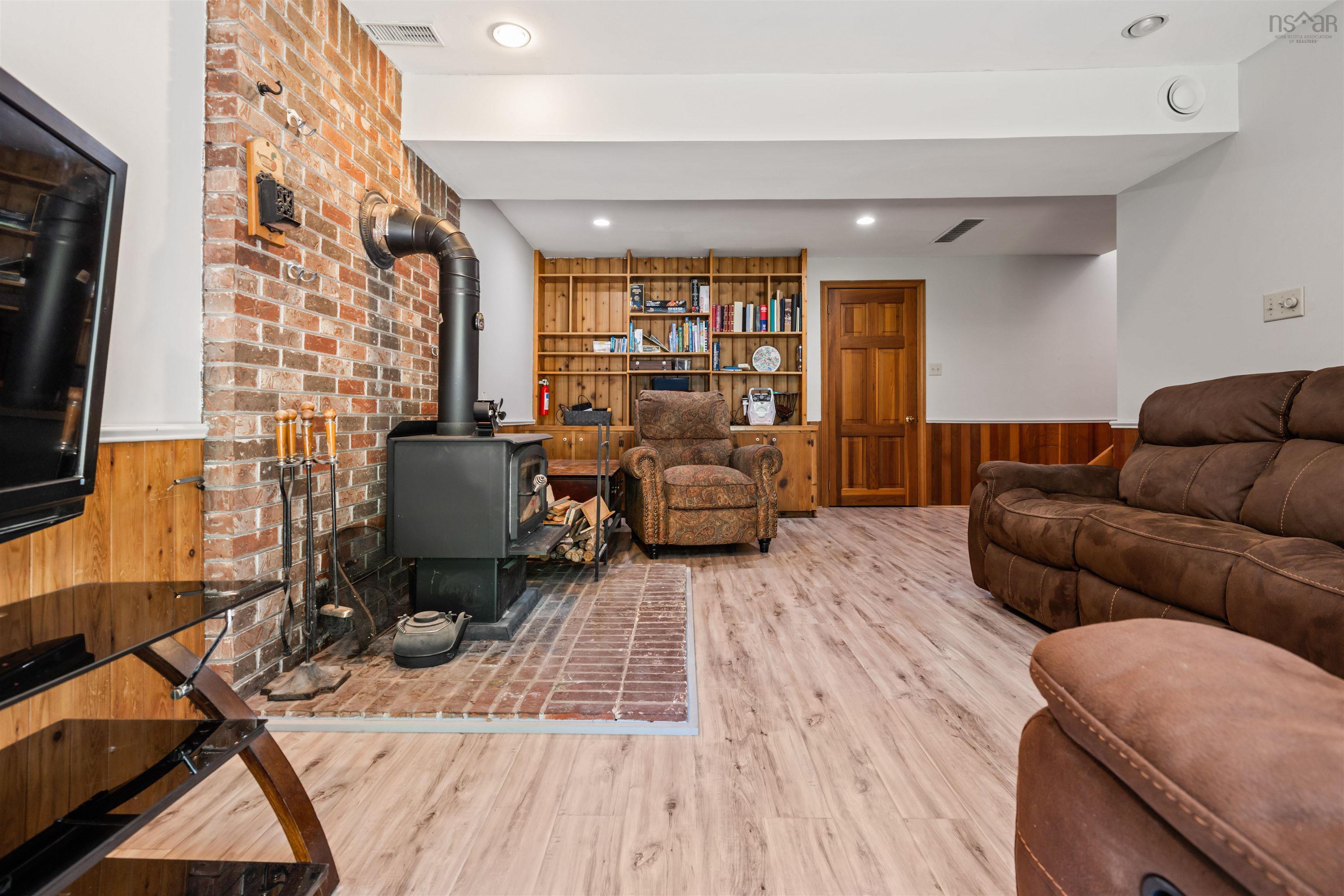 $532,000.00: 275 Harris Road, Haliburton