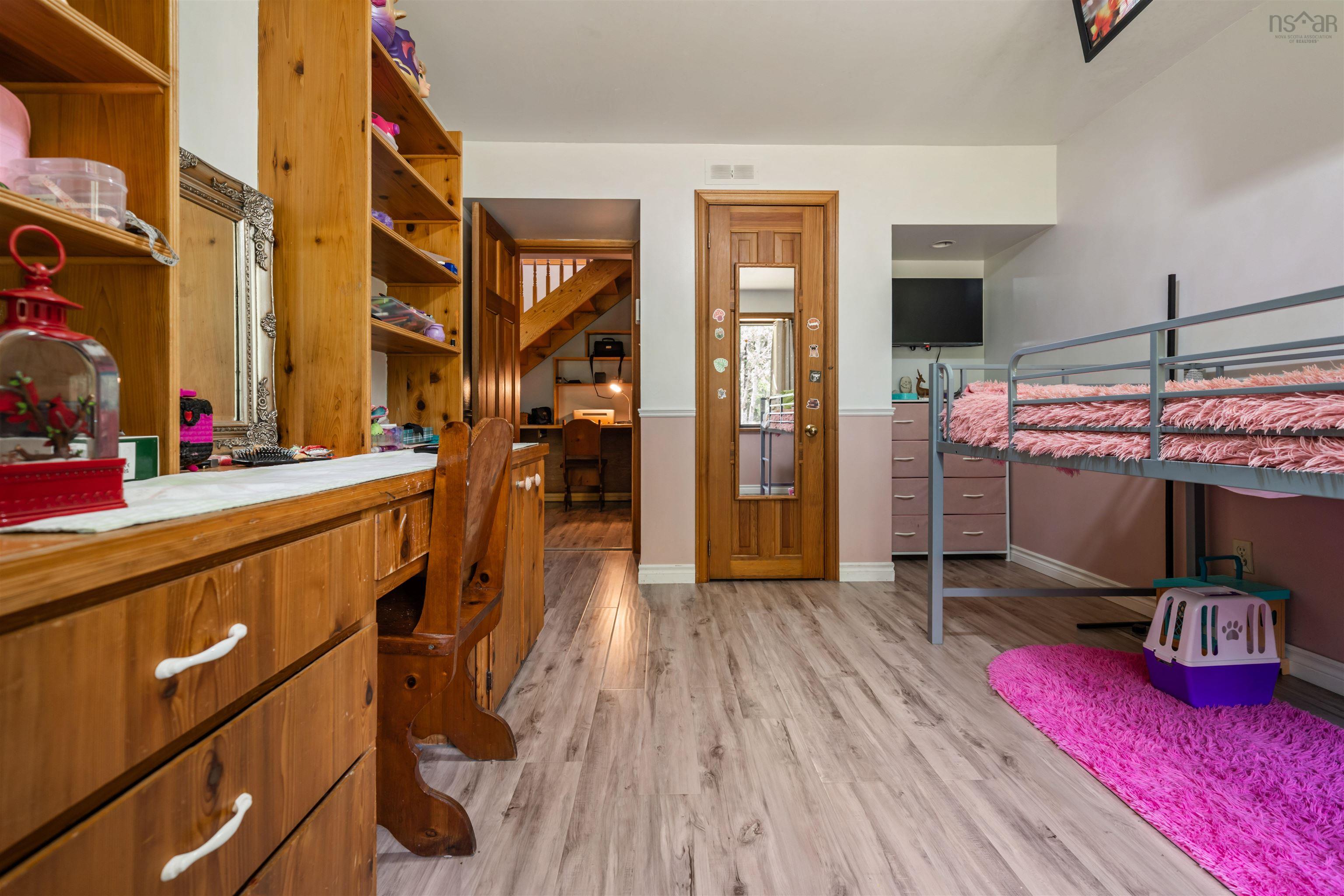 $532,000.00: 275 Harris Road, Haliburton