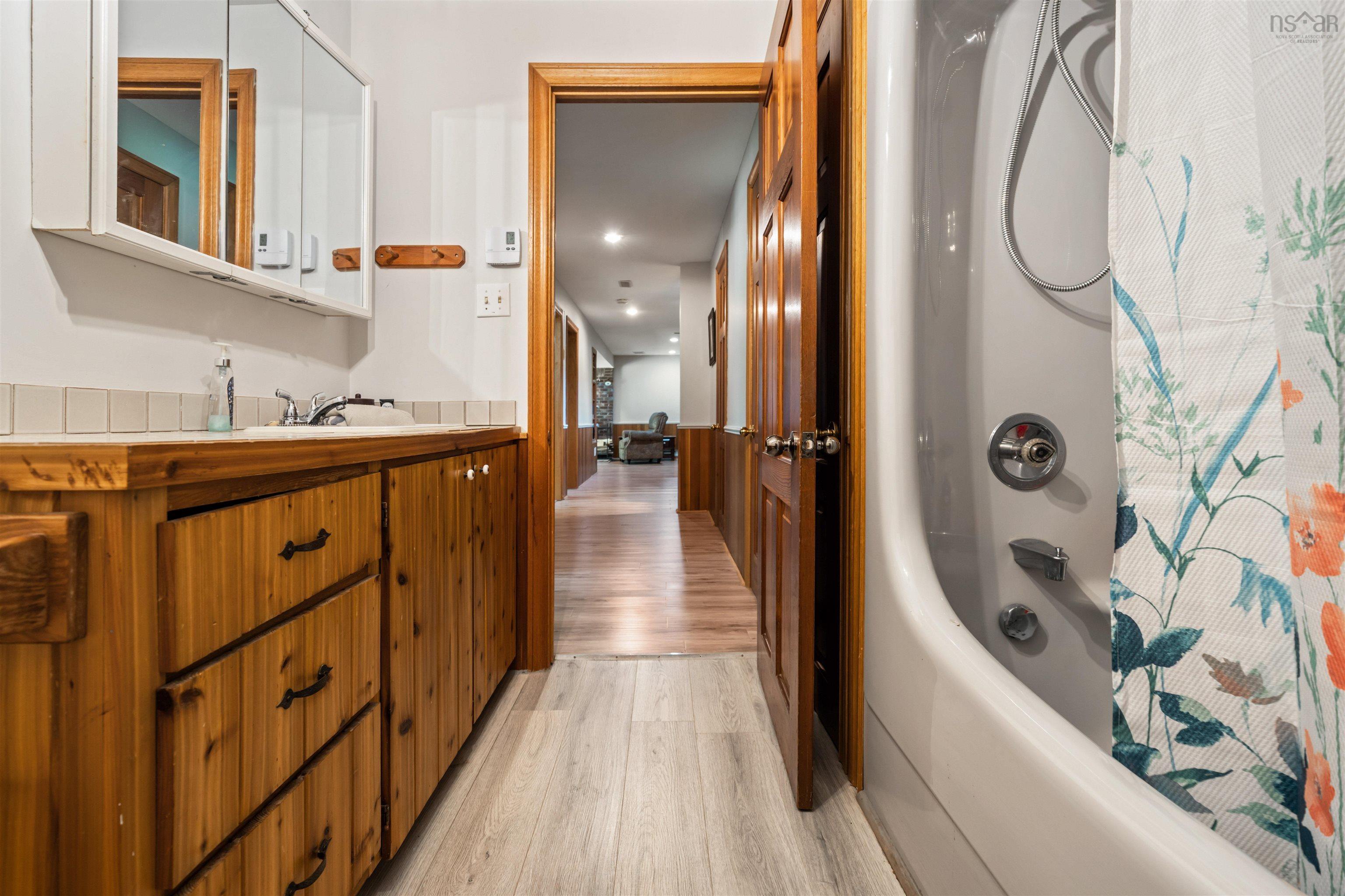 $532,000.00: 275 Harris Road, Haliburton