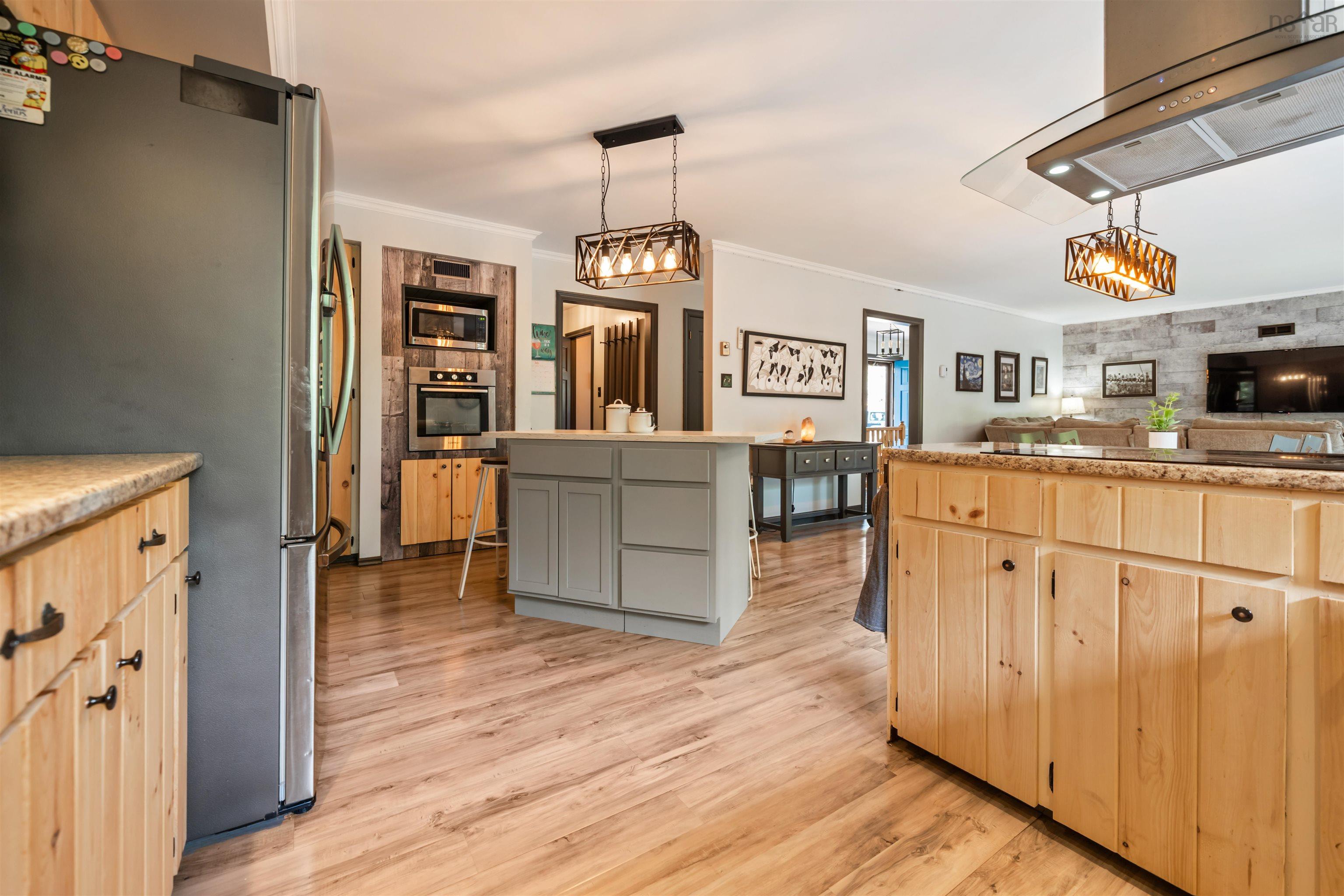 $532,000.00: 275 Harris Road, Haliburton