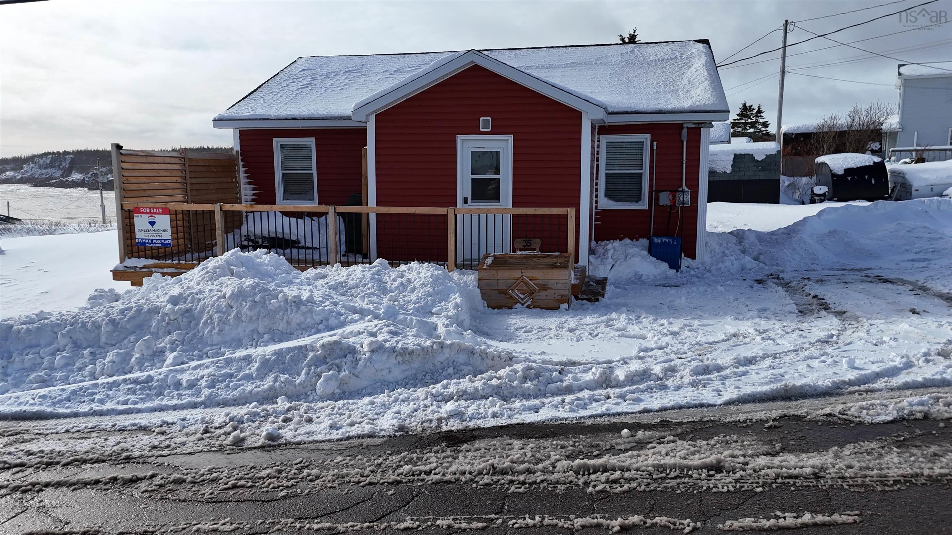 $199,000.00: 35 Ocean View, Neils Harbour