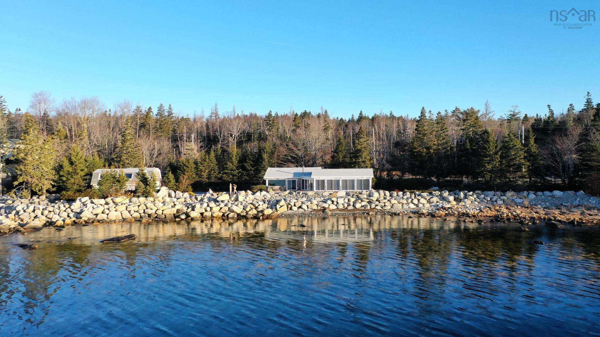$1,100,000.00: 7343 Highway 3, Summerville Centre
