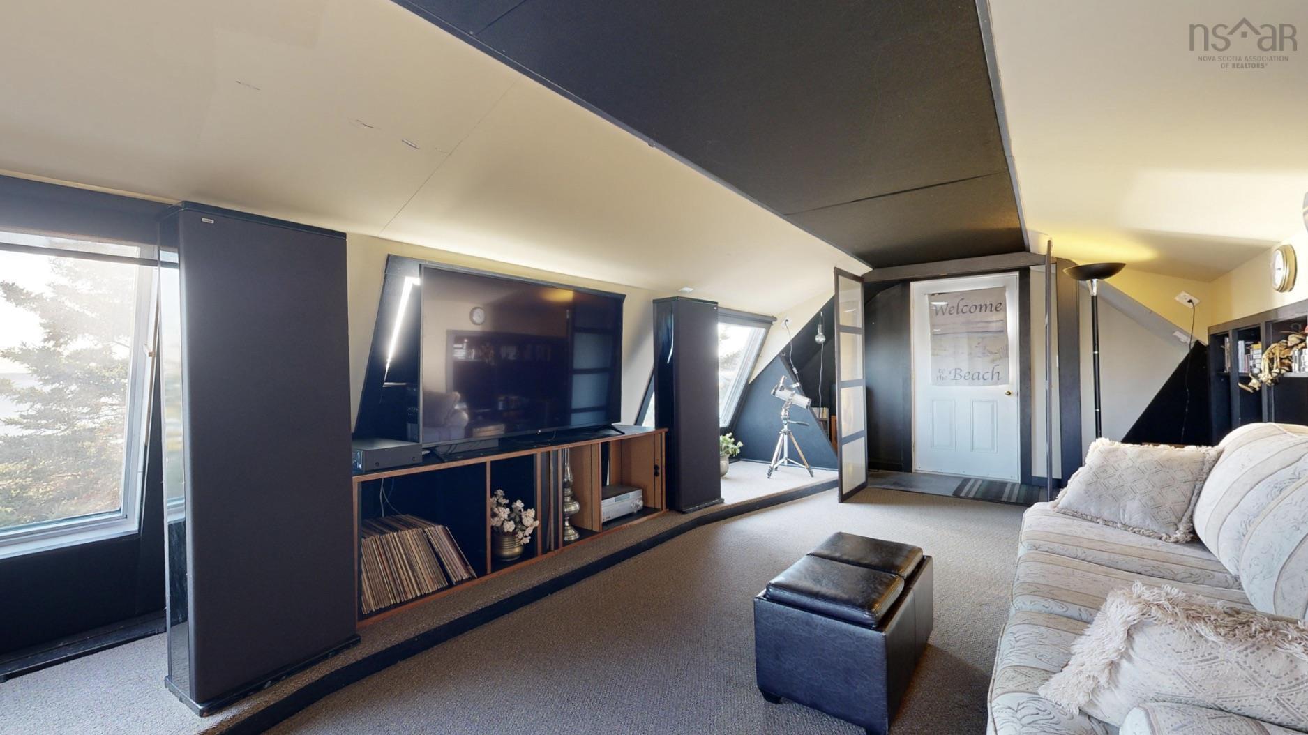 $1,100,000.00: 7343 Highway 3, Summerville Centre