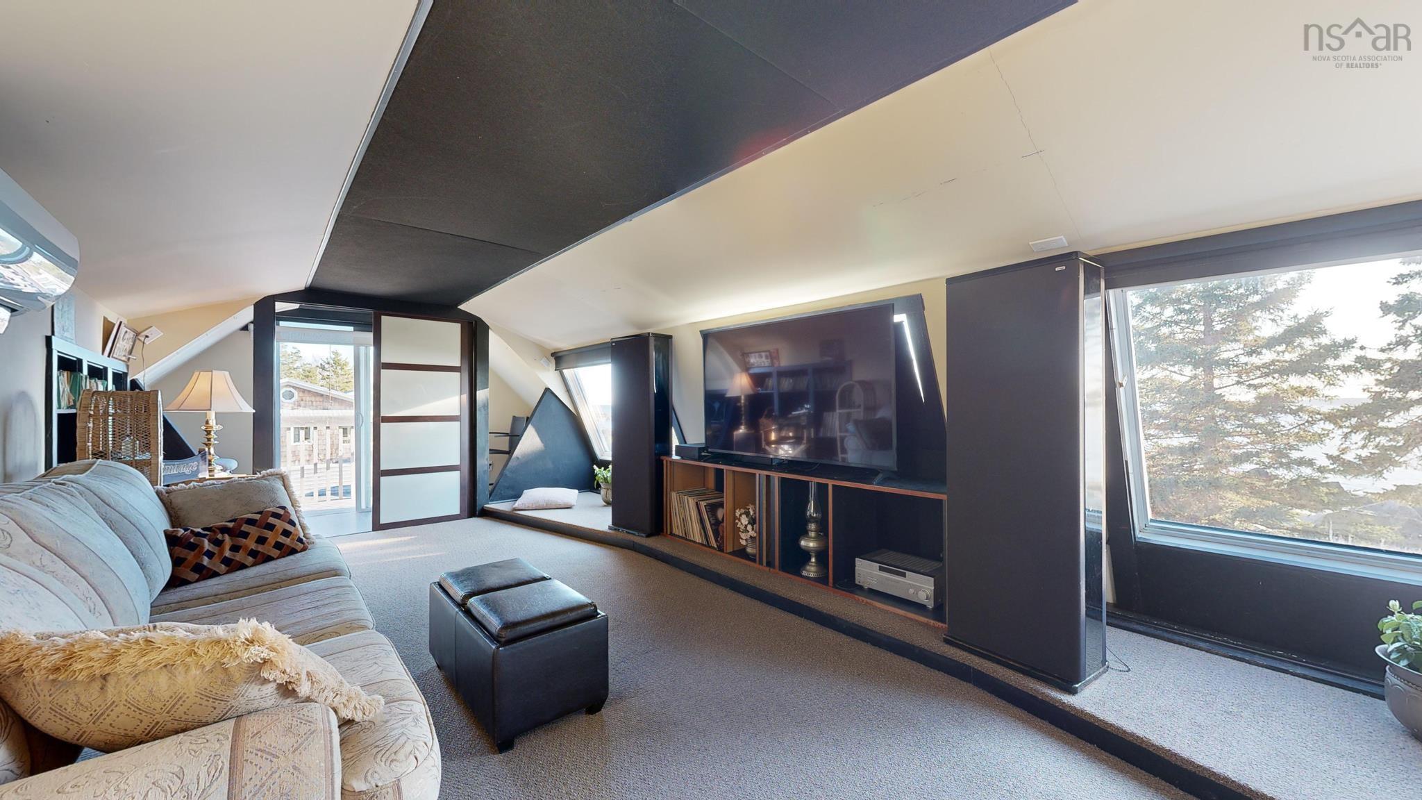 $1,100,000.00: 7343 Highway 3, Summerville Centre