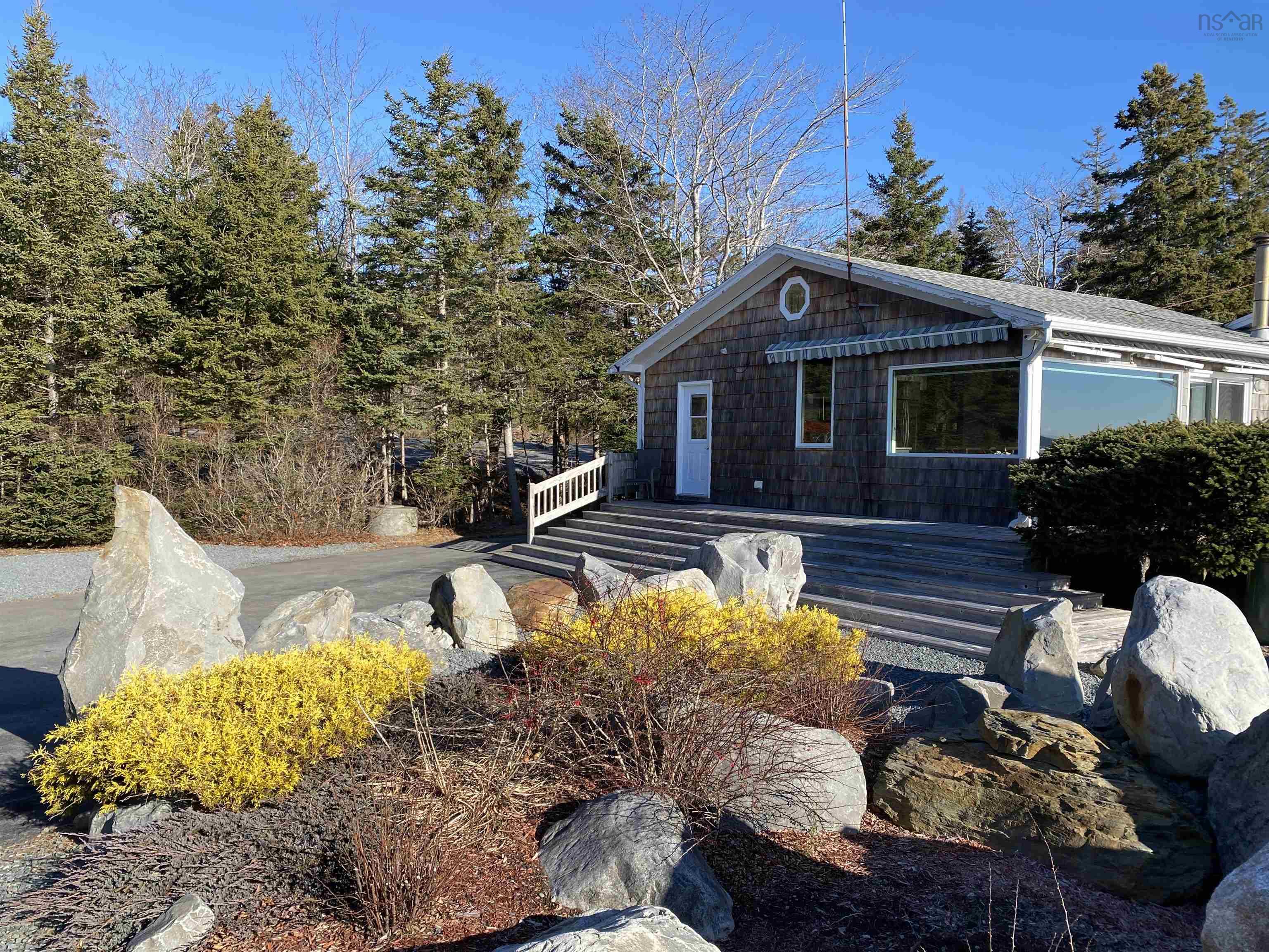 $1,100,000.00: 7343 Highway 3, Summerville Centre