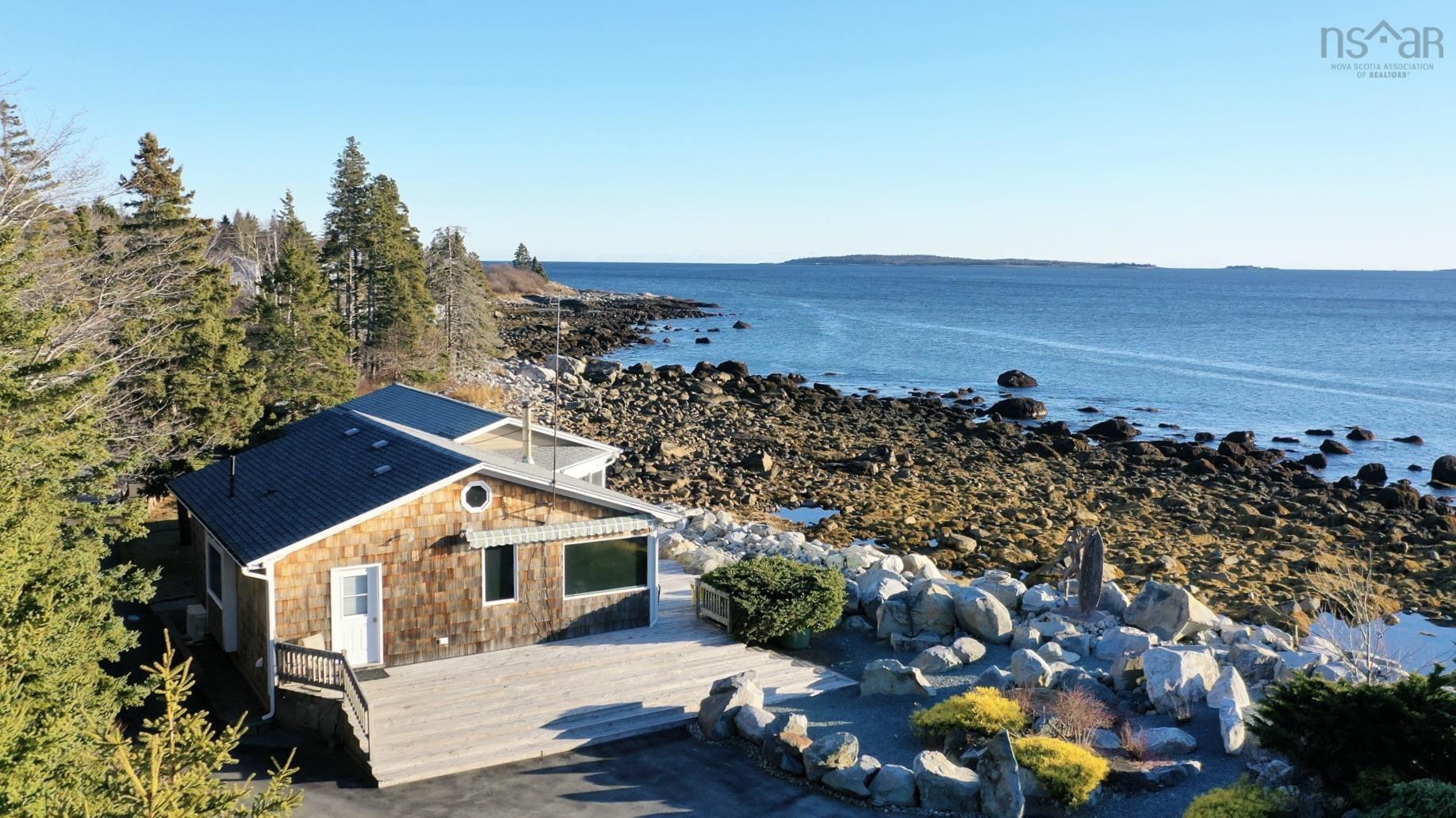 $1,100,000.00: 7343 Highway 3, Summerville Centre