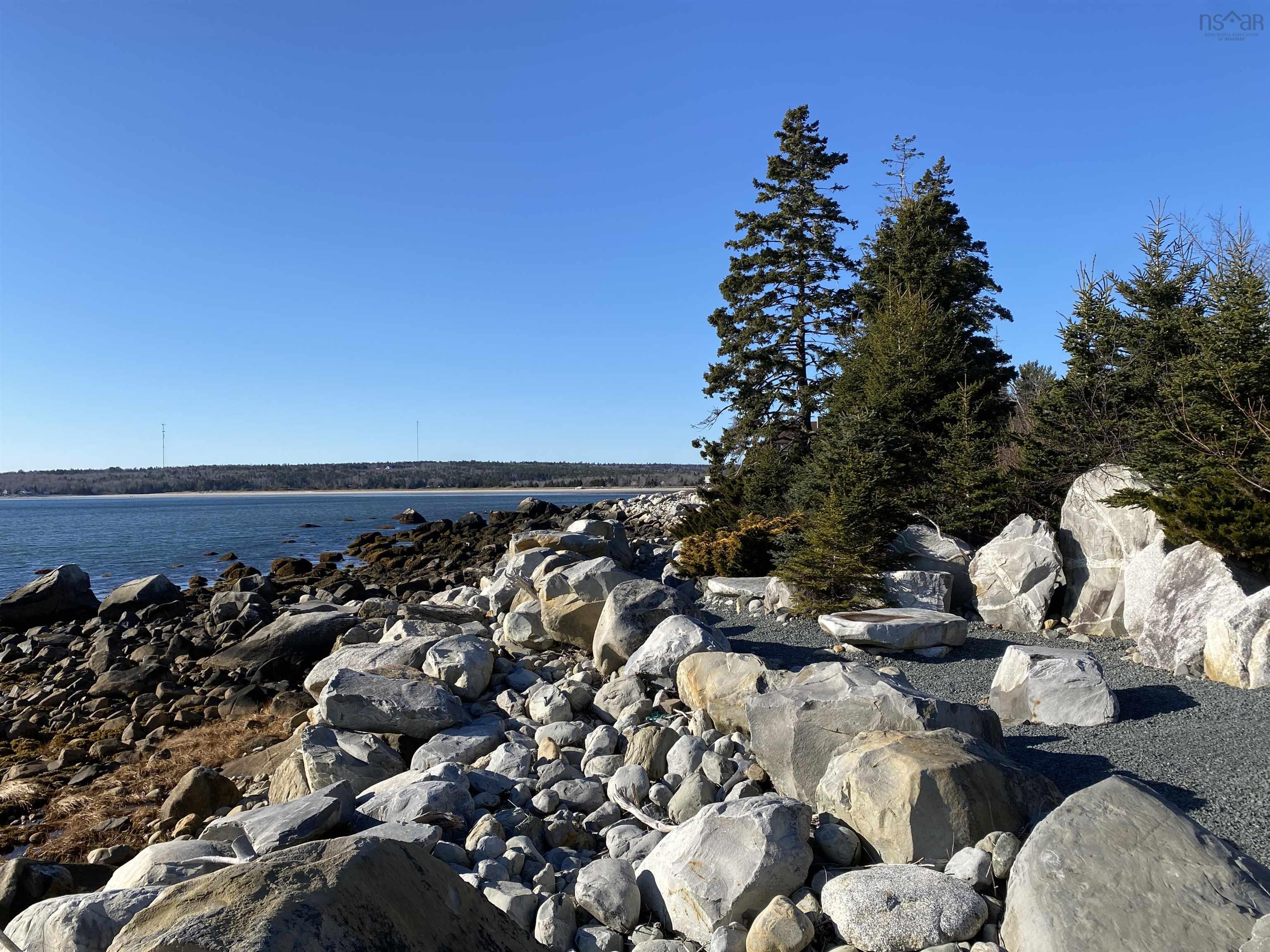 $1,100,000.00: 7343 Highway 3, Summerville Centre