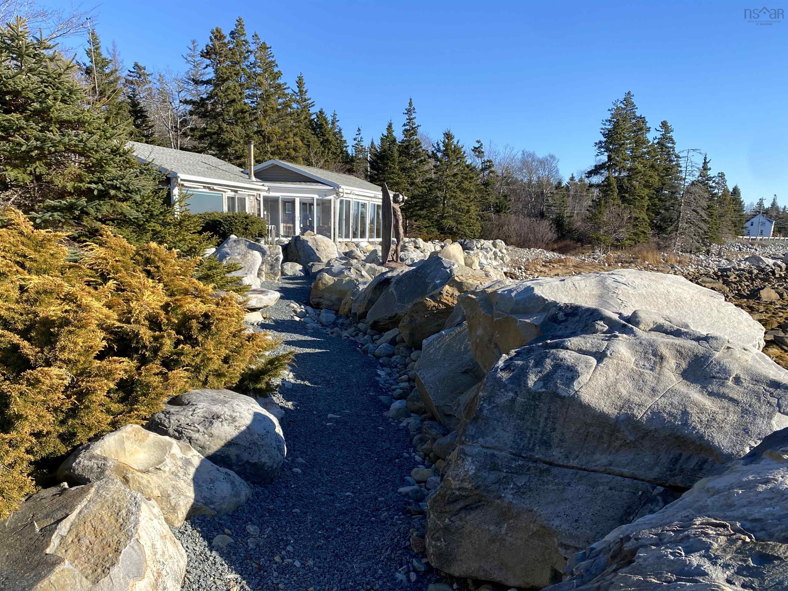 $1,100,000.00: 7343 Highway 3, Summerville Centre