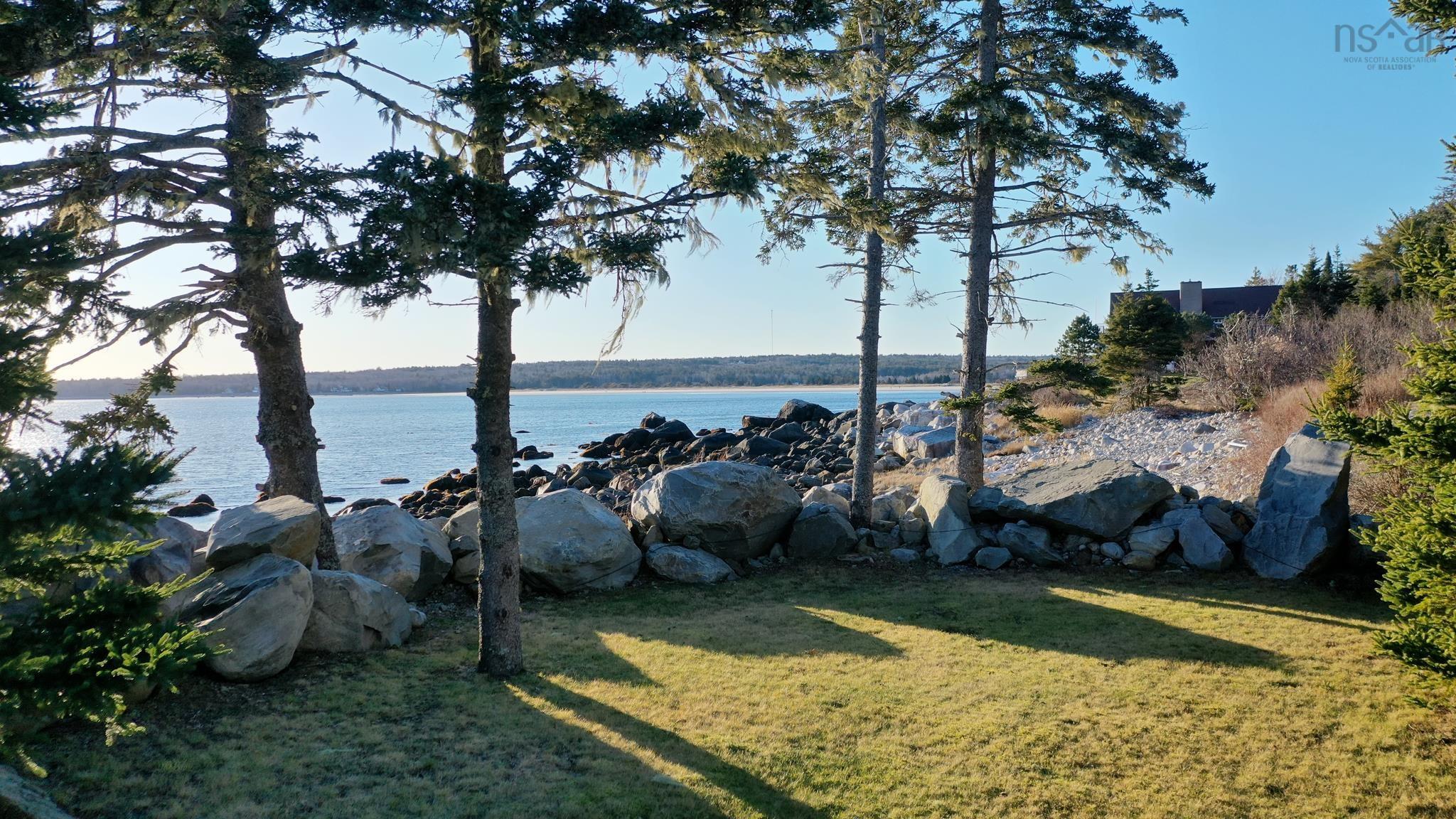 $1,100,000.00: 7343 Highway 3, Summerville Centre