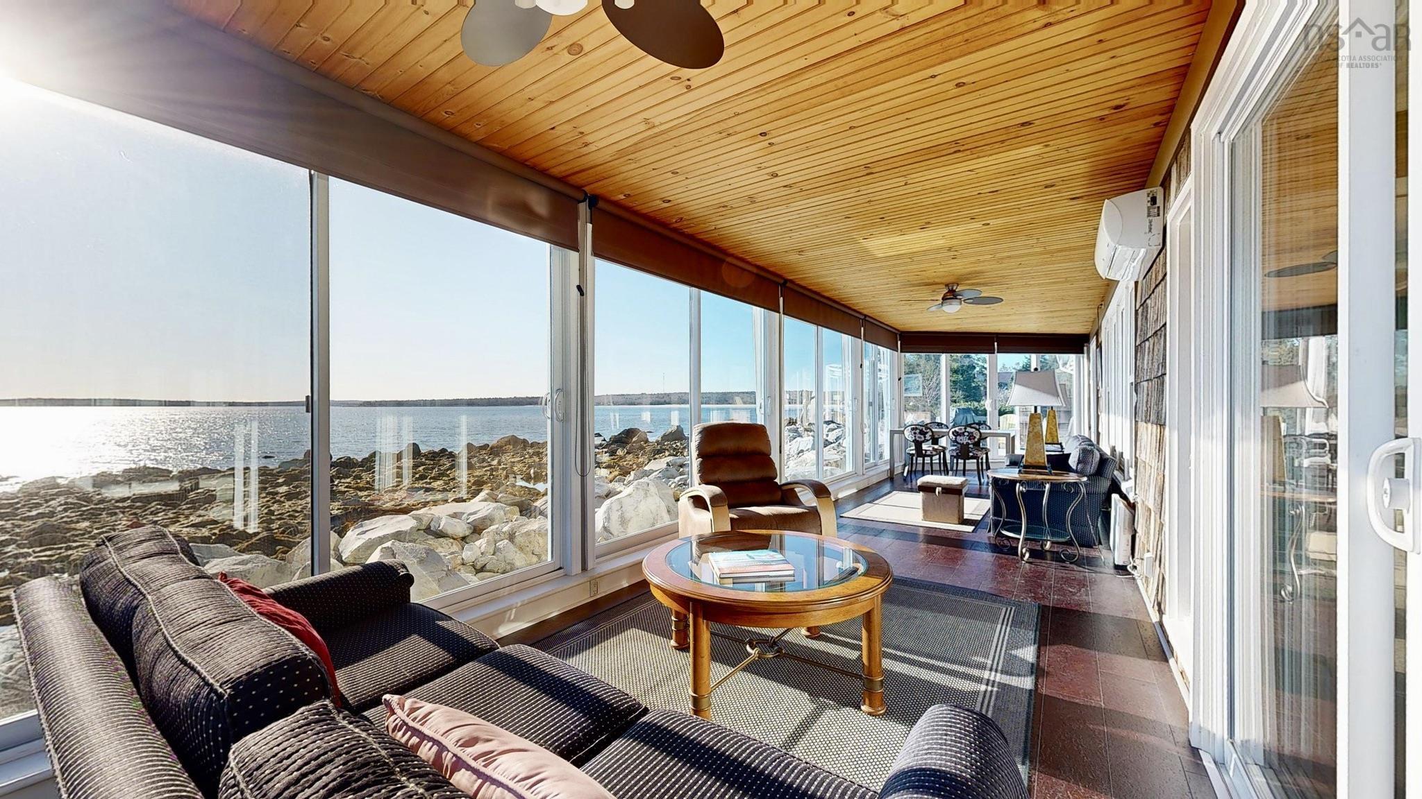 $1,100,000.00: 7343 Highway 3, Summerville Centre