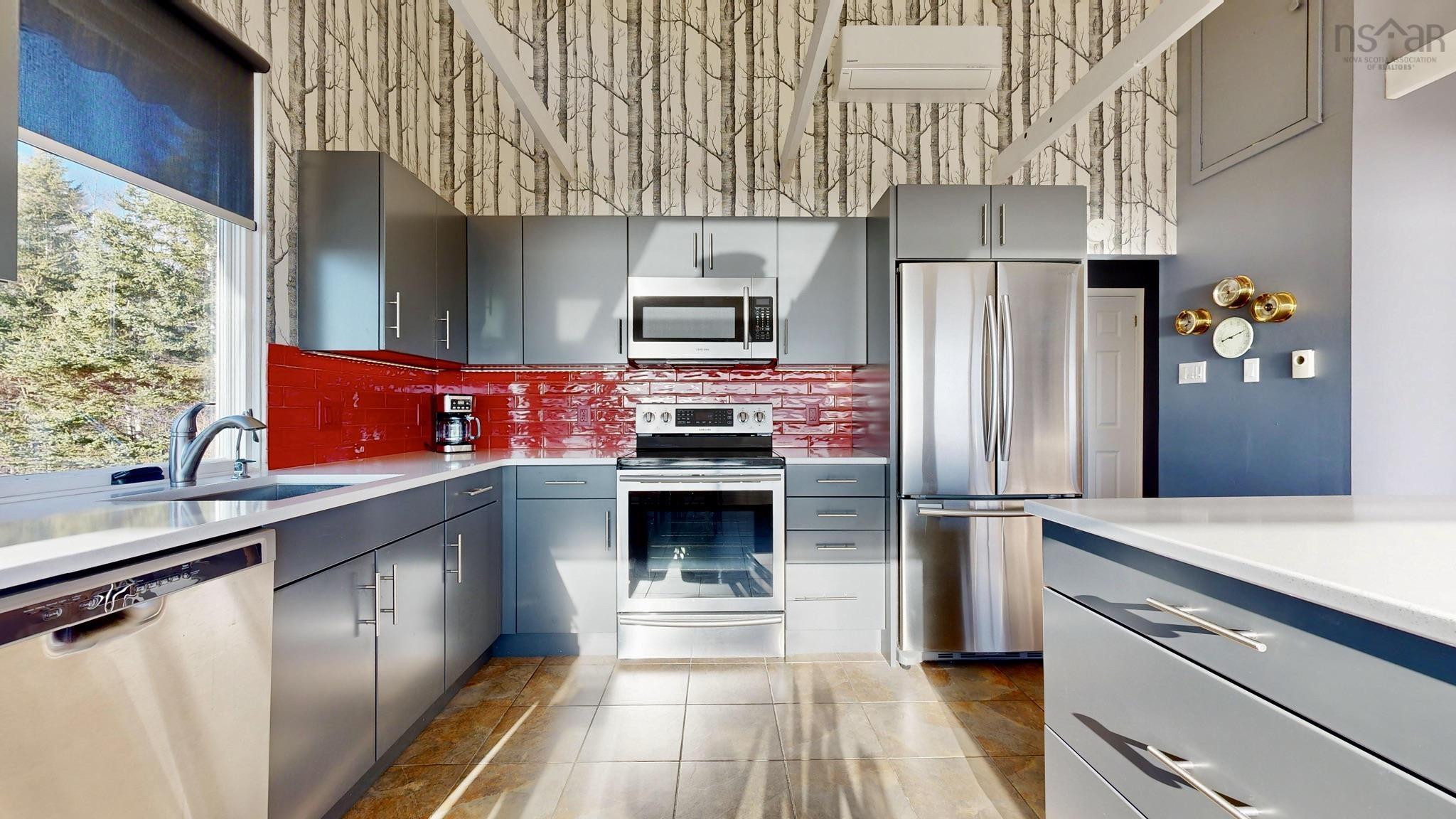 $1,100,000.00: 7343 Highway 3, Summerville Centre