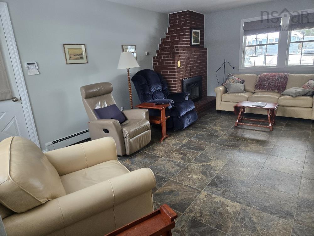 $559,900.00: 35 Fairview Drive, Truro