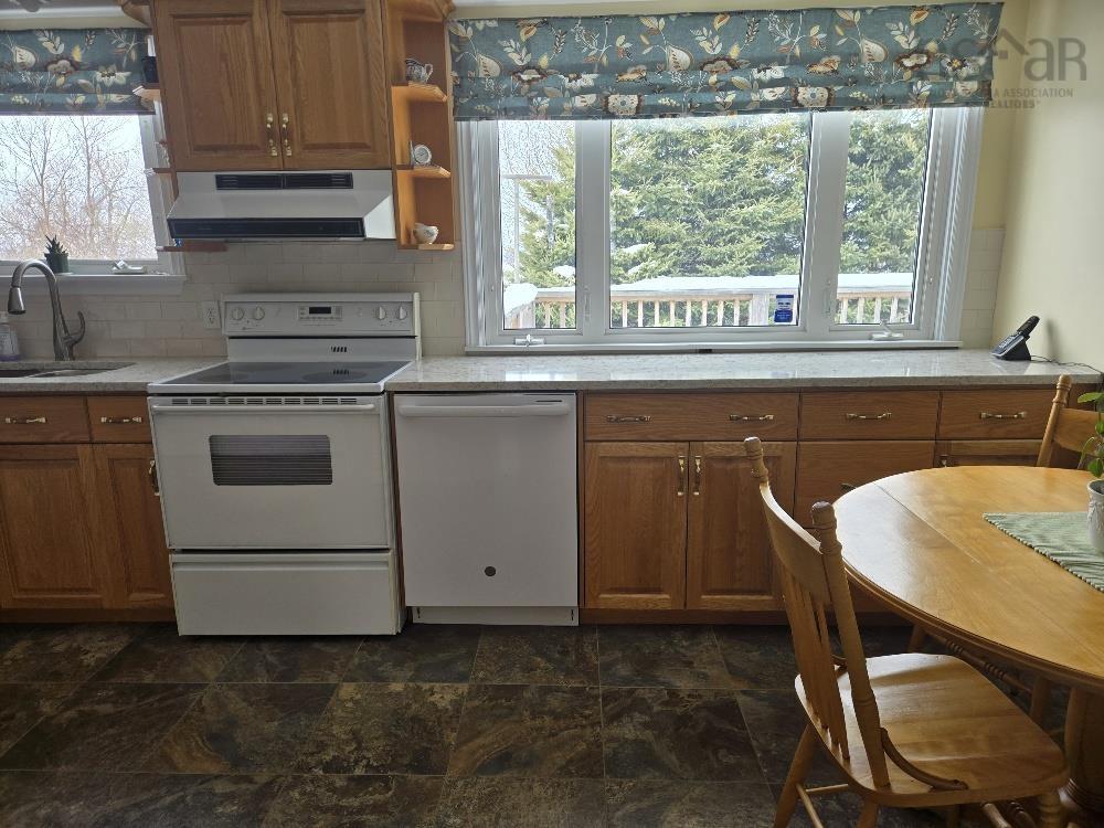 $559,900.00: 35 Fairview Drive, Truro