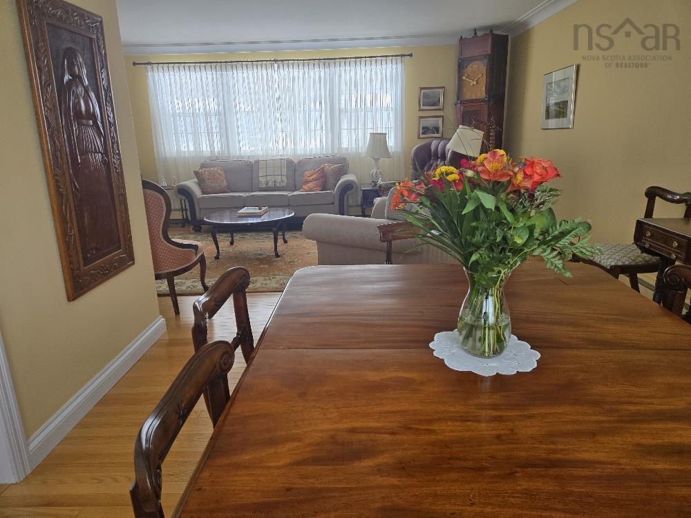 $559,900.00: 35 Fairview Drive, Truro