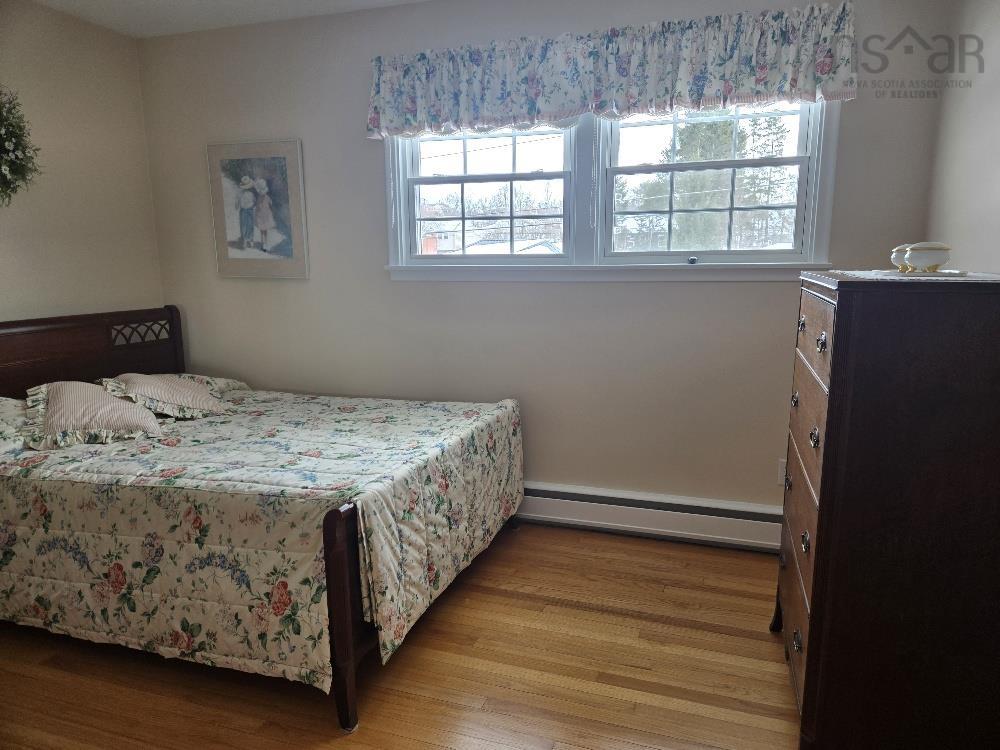 $559,900.00: 35 Fairview Drive, Truro