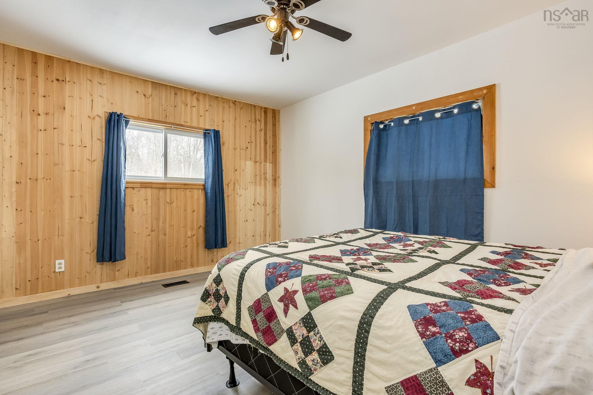 $249,000.00: 5404 8 Highway, South Milford