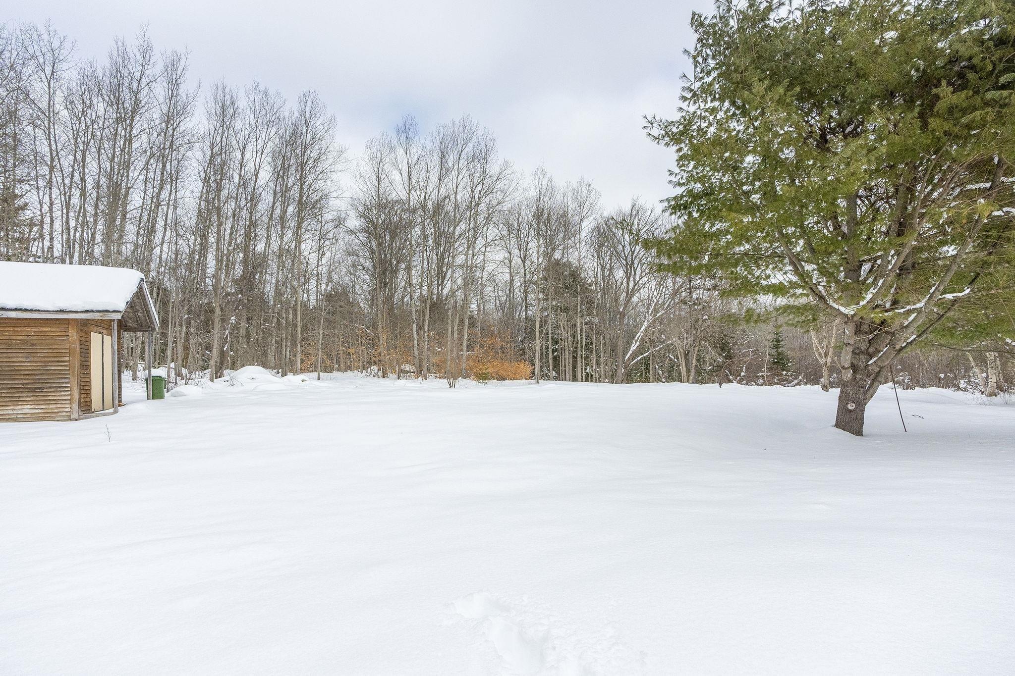 $249,000.00: 5404 8 Highway, South Milford